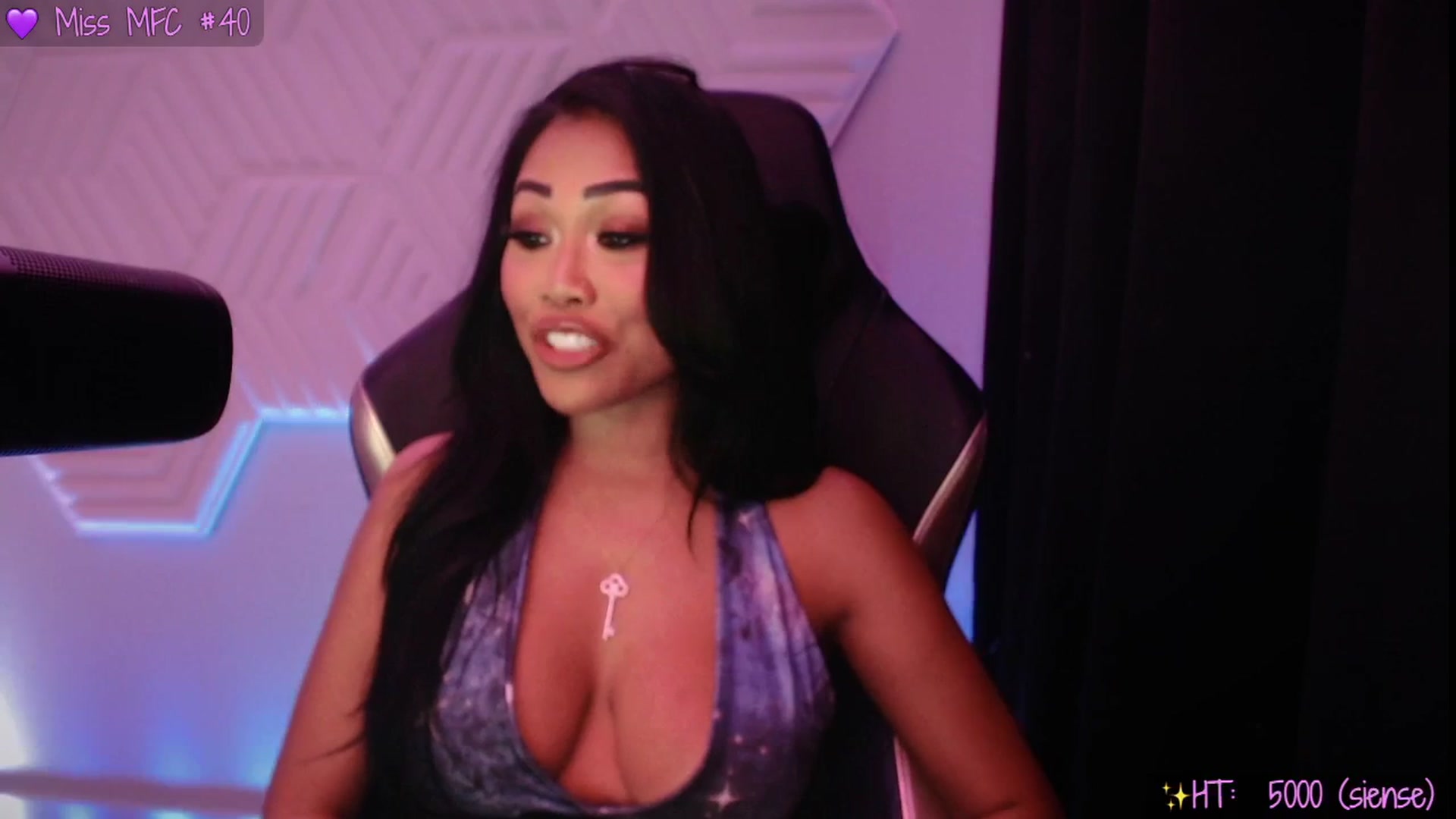 Gallery image thumbnail from SinCityVEE's myfreecams stream on, 08/30/2025, 10:20 image 14 of 20