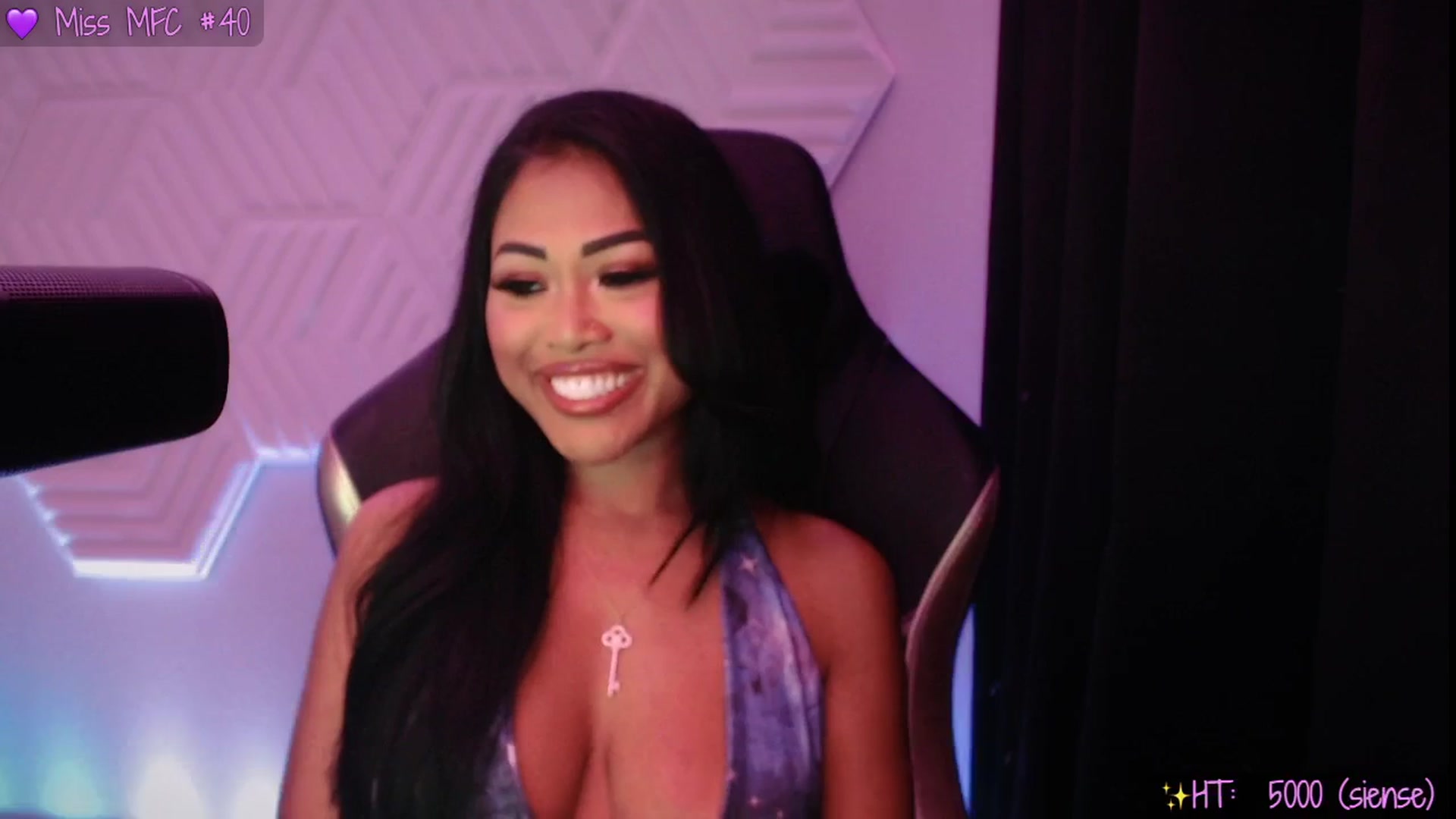 Gallery image thumbnail from SinCityVEE's myfreecams stream on, 08/30/2025, 10:20 image 12 of 20