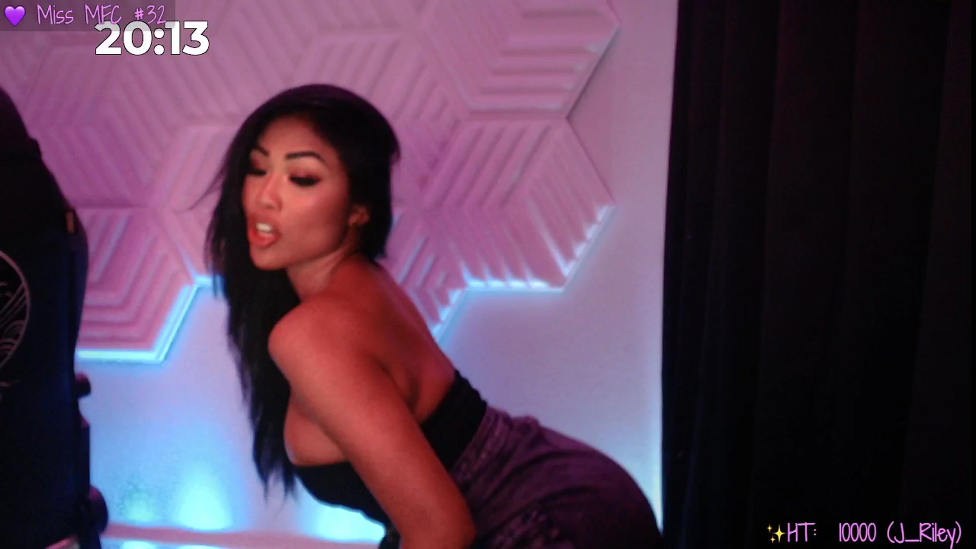 Gallery image thumbnail from SinCityVEE's myfreecams stream on, 08/31/2025, 12:23 image 14 of 20