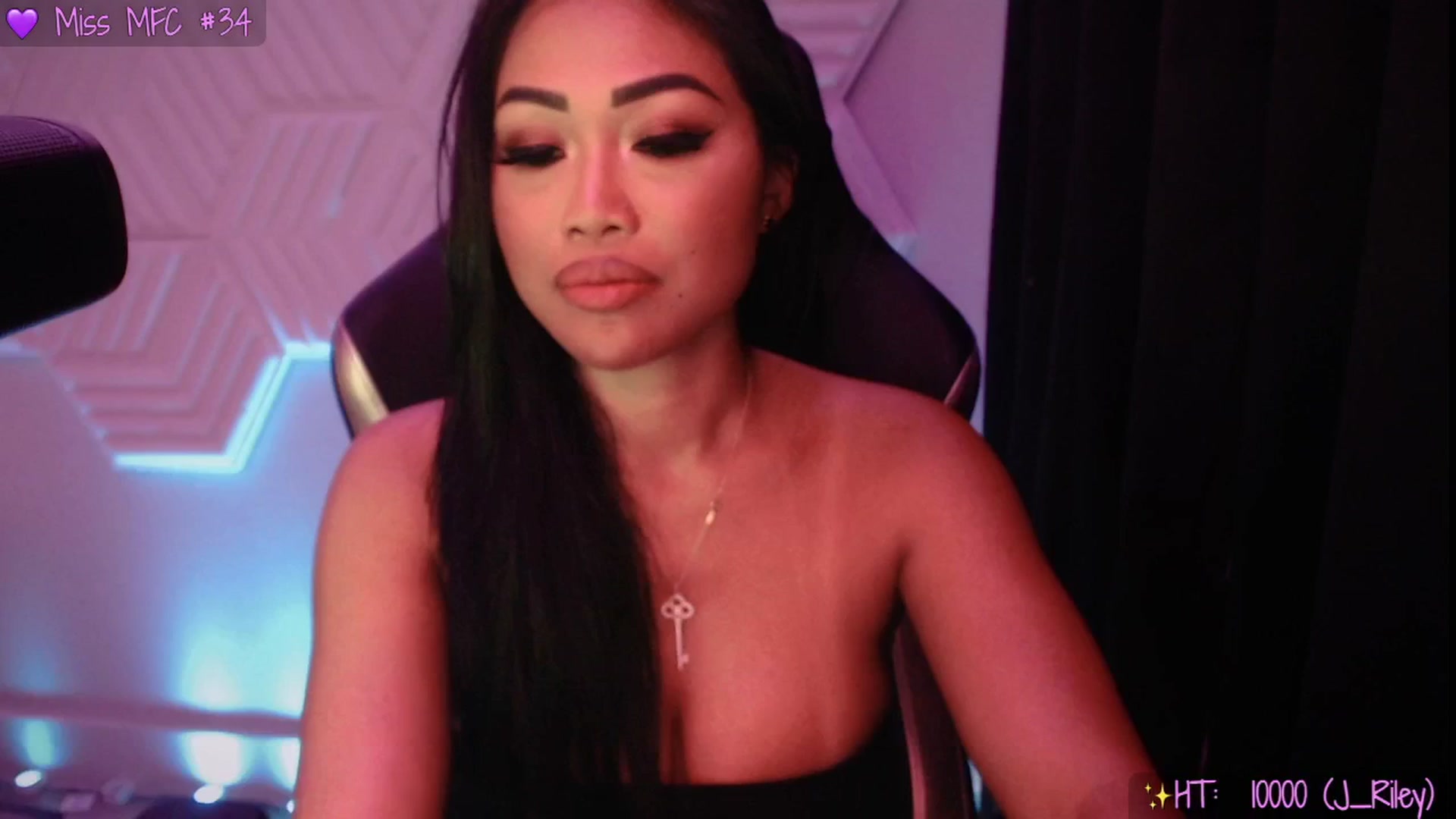 Gallery image thumbnail from SinCityVEE's myfreecams stream on, 08/31/2025, 12:23 image 11 of 20