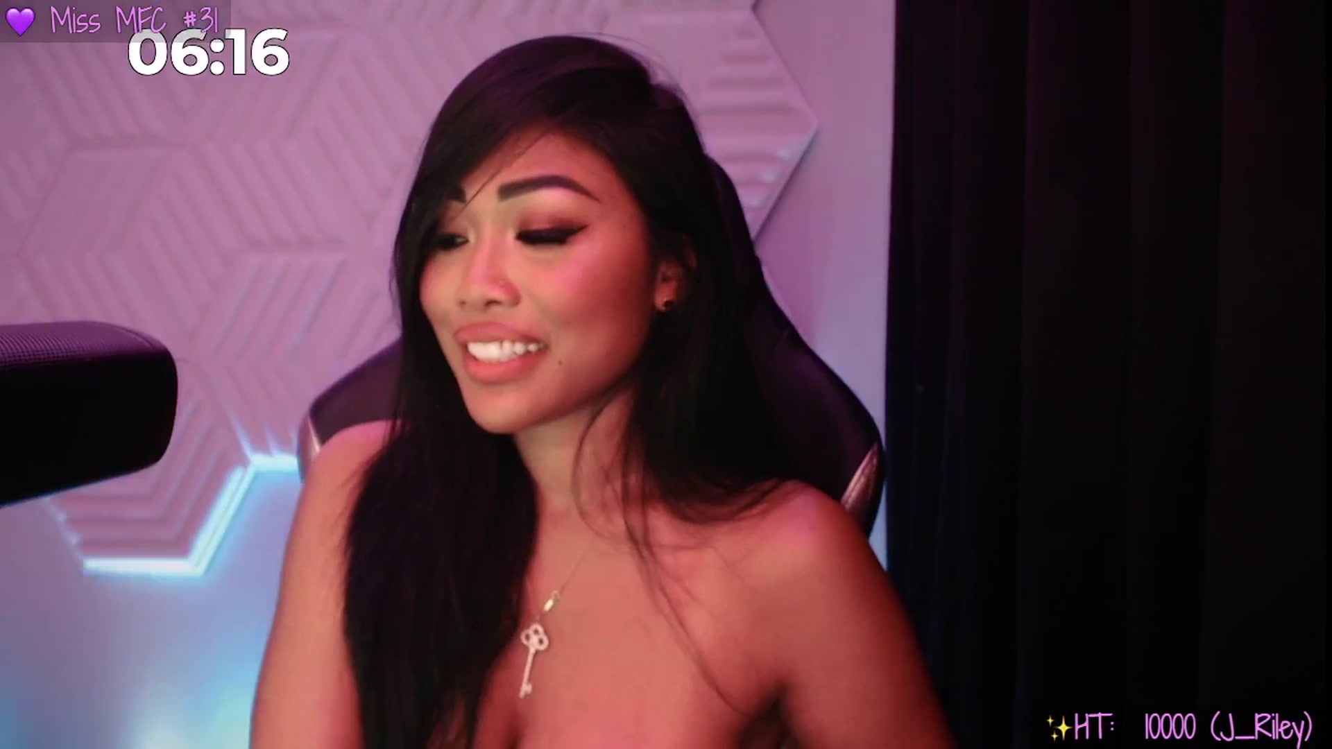 Gallery image thumbnail from SinCityVEE's myfreecams stream on, 08/31/2025, 14:12 image 18 of 20