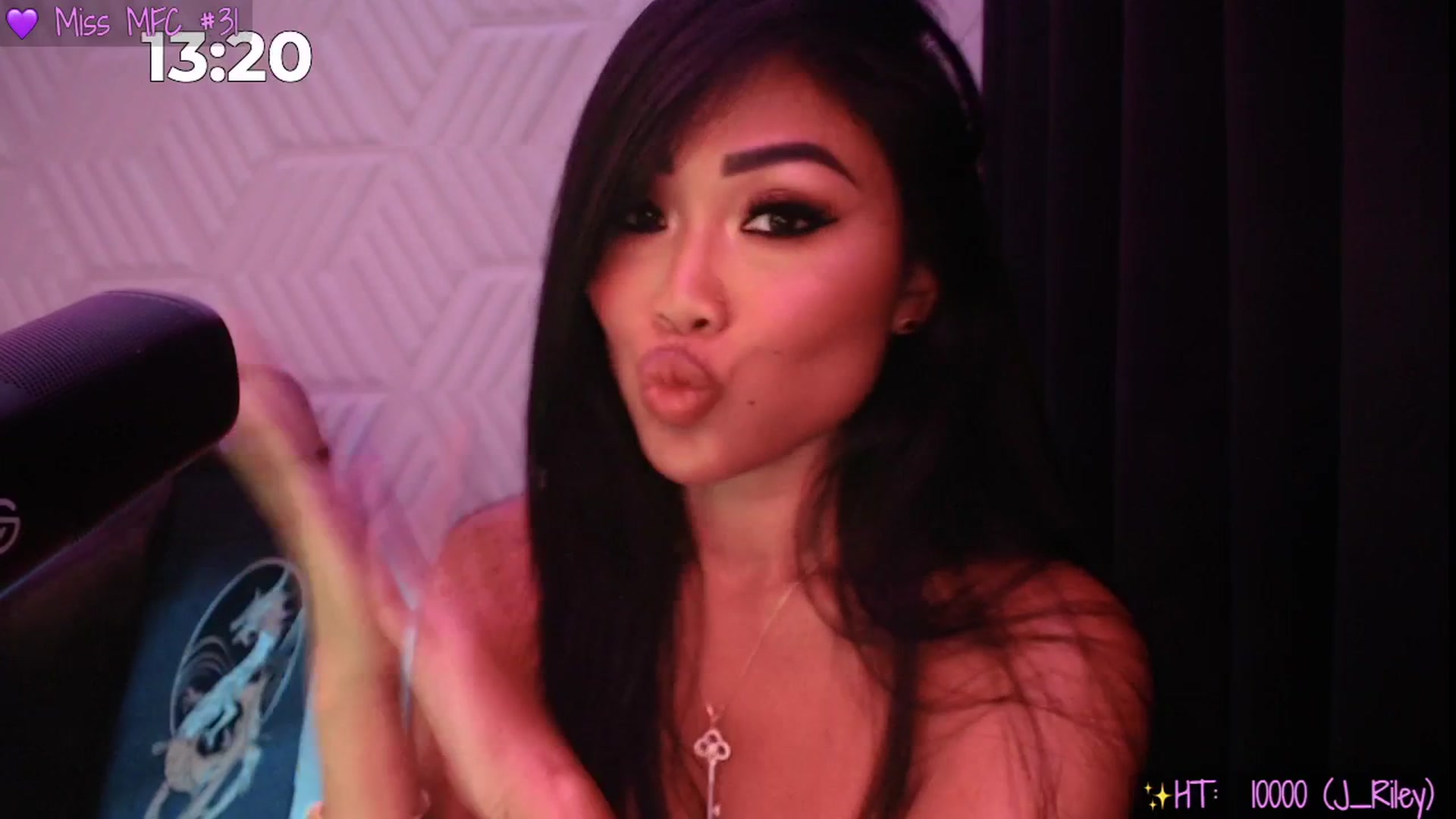 Gallery image thumbnail from SinCityVEE's myfreecams stream on, 08/31/2025, 14:12 image 6 of 20