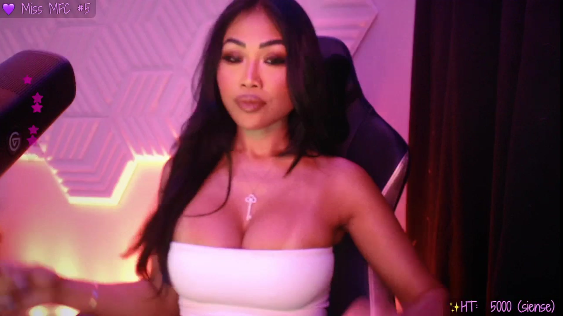 Gallery image thumbnail from SinCityVEE's myfreecams stream on, 09/03/2025, 04:57 image 3 of 20