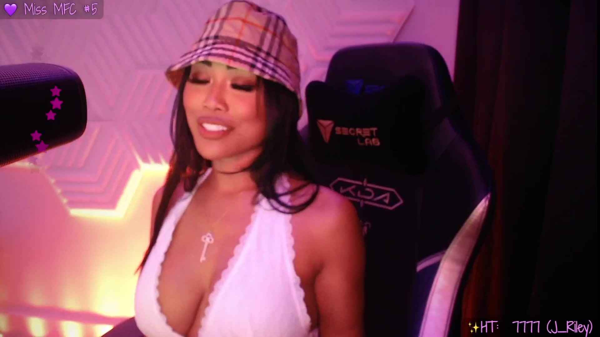 Gallery image thumbnail from SinCityVEE's myfreecams stream on, 09/04/2025, 05:30 image 5 of 20