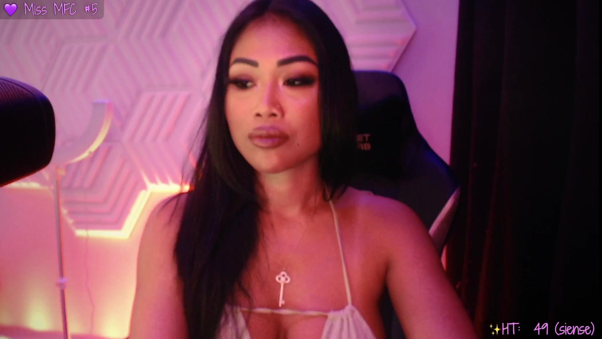 Gallery image thumbnail from SinCityVEE's myfreecams stream on, 09/05/2025, 04:24 image 1 of 20
