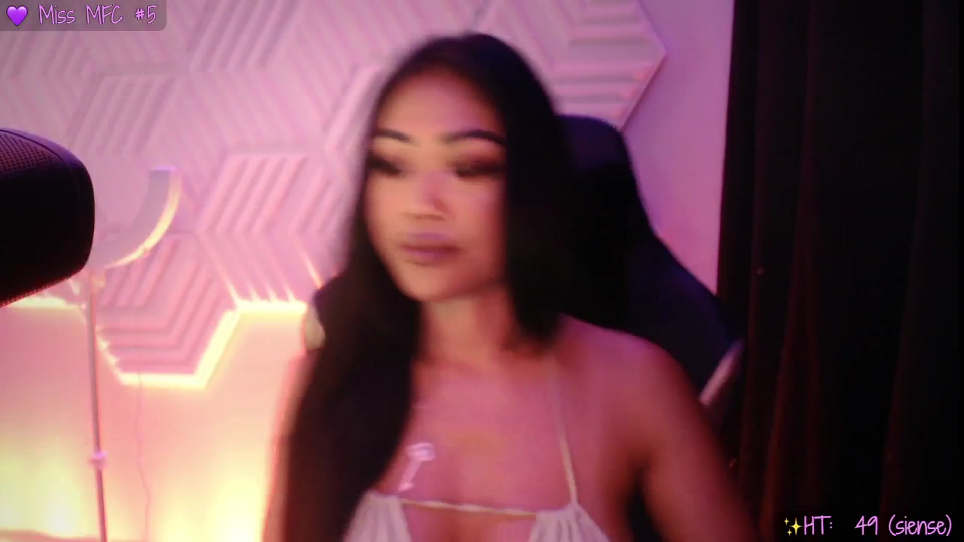 Gallery image thumbnail from SinCityVEE's myfreecams stream on, 09/05/2025, 04:24 image 3 of 20