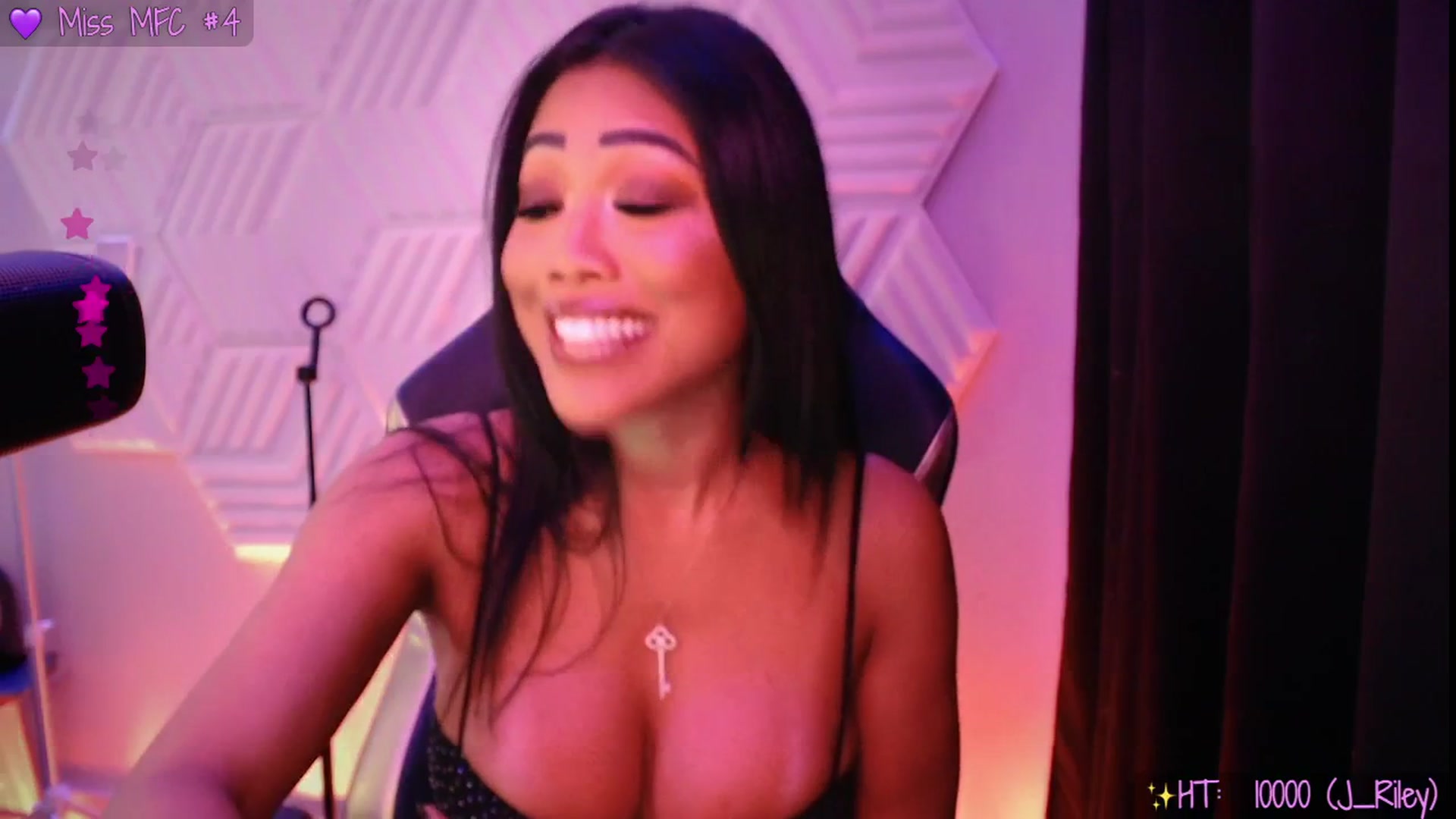 Gallery image thumbnail from SinCityVEE's myfreecams stream on, 09/13/2025, 07:11 image 7 of 20