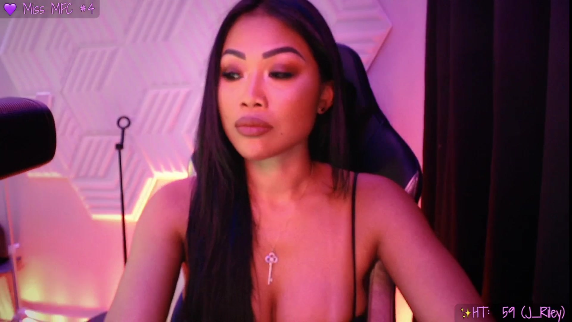 Gallery image thumbnail from SinCityVEE's myfreecams stream on, 09/13/2025, 07:11 image 3 of 20