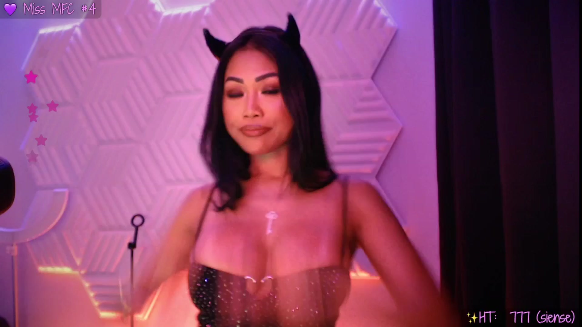 Gallery image thumbnail from SinCityVEE's myfreecams stream on, 09/13/2025, 07:11 image 13 of 20