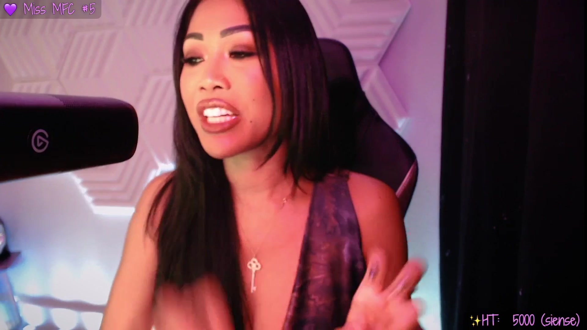 Gallery image thumbnail from SinCityVEE's myfreecams stream on, 09/18/2025, 05:33 image 8 of 20