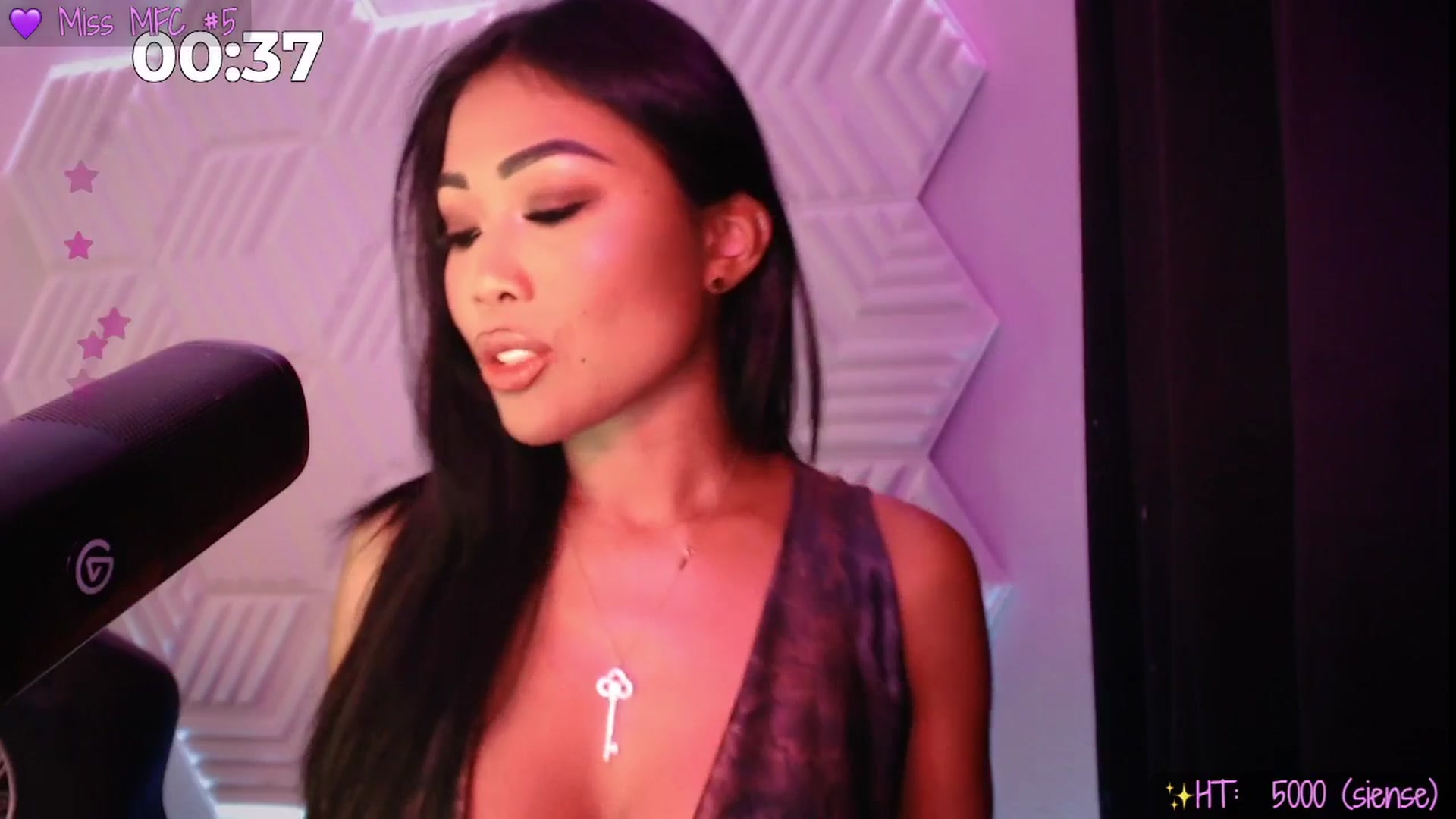 Gallery image thumbnail from SinCityVEE's myfreecams stream on, 09/18/2025, 05:33 image 16 of 20
