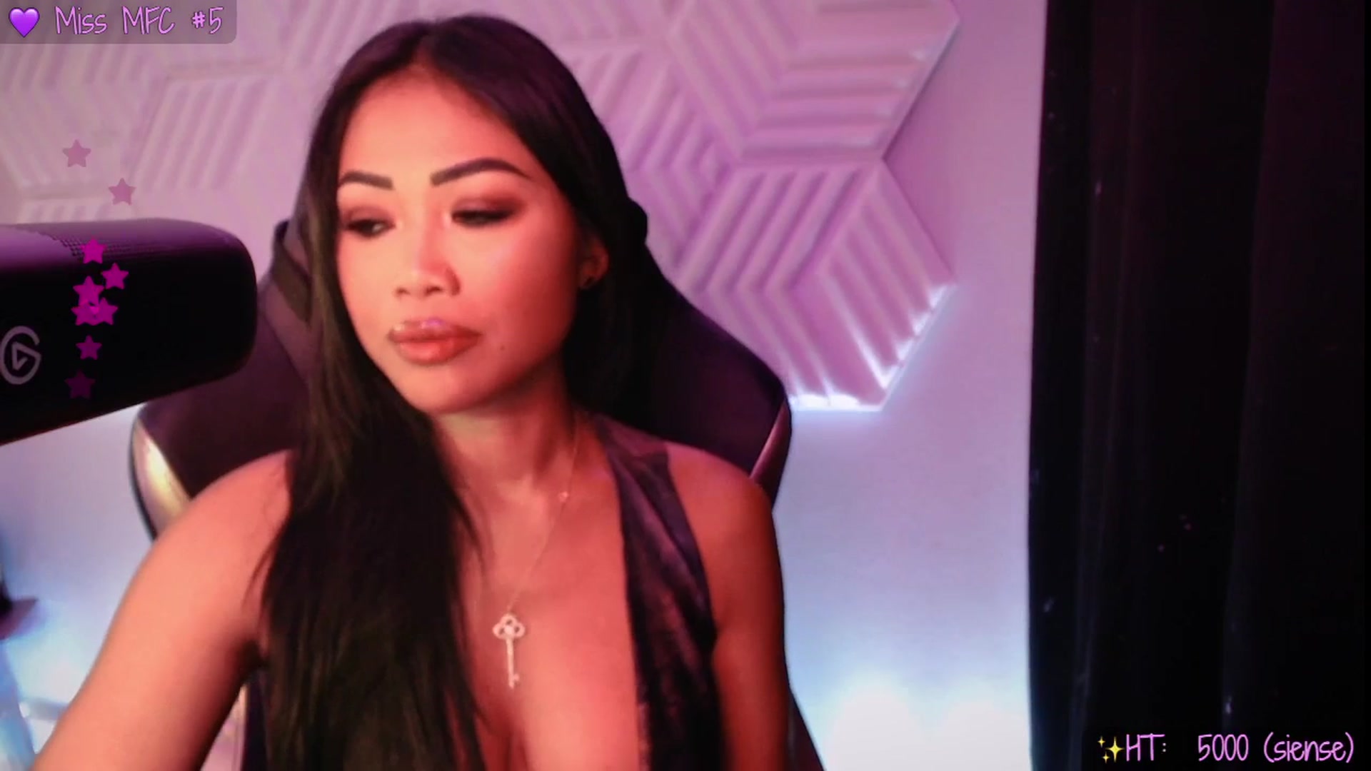 Gallery image thumbnail from SinCityVEE's myfreecams stream on, 09/18/2025, 05:33 image 12 of 20
