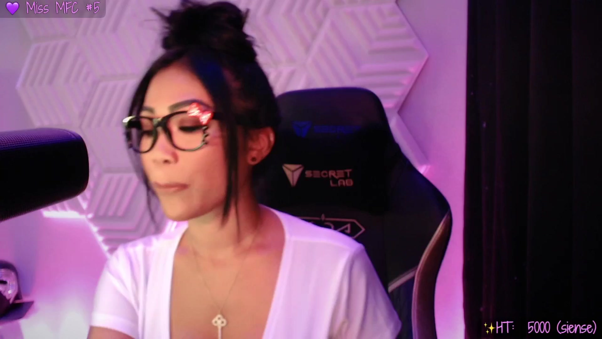 Gallery image thumbnail from SinCityVEE's myfreecams stream on, 09/21/2025, 09:54 image 9 of 20