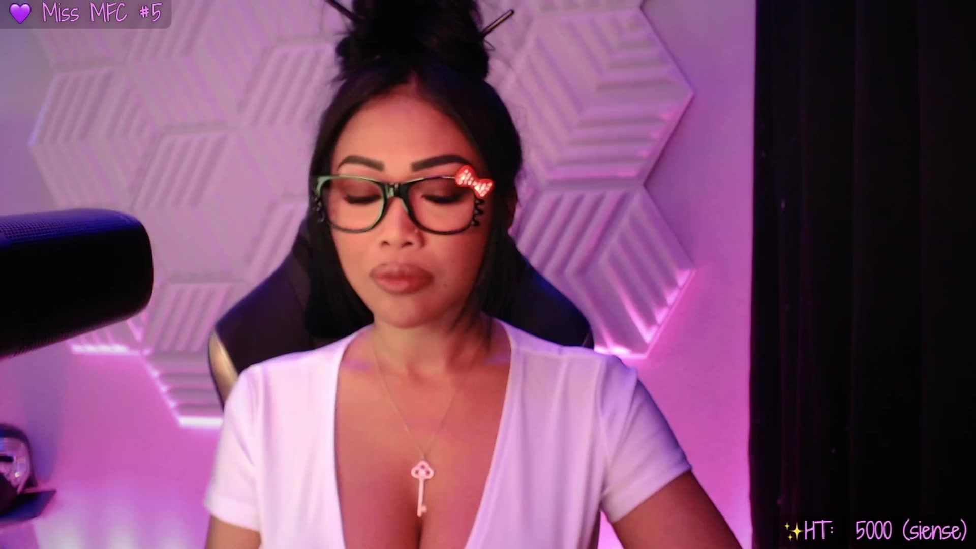 Gallery image thumbnail from SinCityVEE's myfreecams stream on, 09/21/2025, 09:54 image 8 of 20