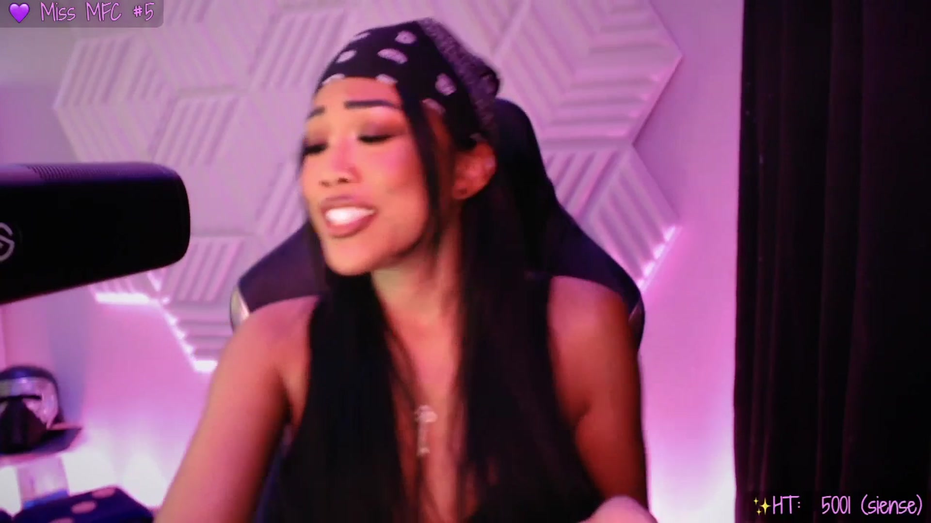 Gallery image thumbnail from SinCityVEE's myfreecams stream on, 09/22/2025, 07:16 image 9 of 20