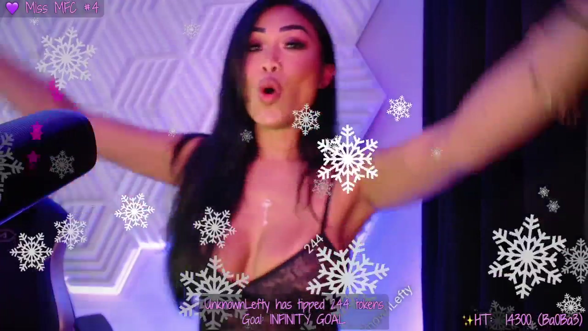 Gallery image thumbnail from SinCityVEE's myfreecams stream on, 09/28/2025, 10:01 image 18 of 20
