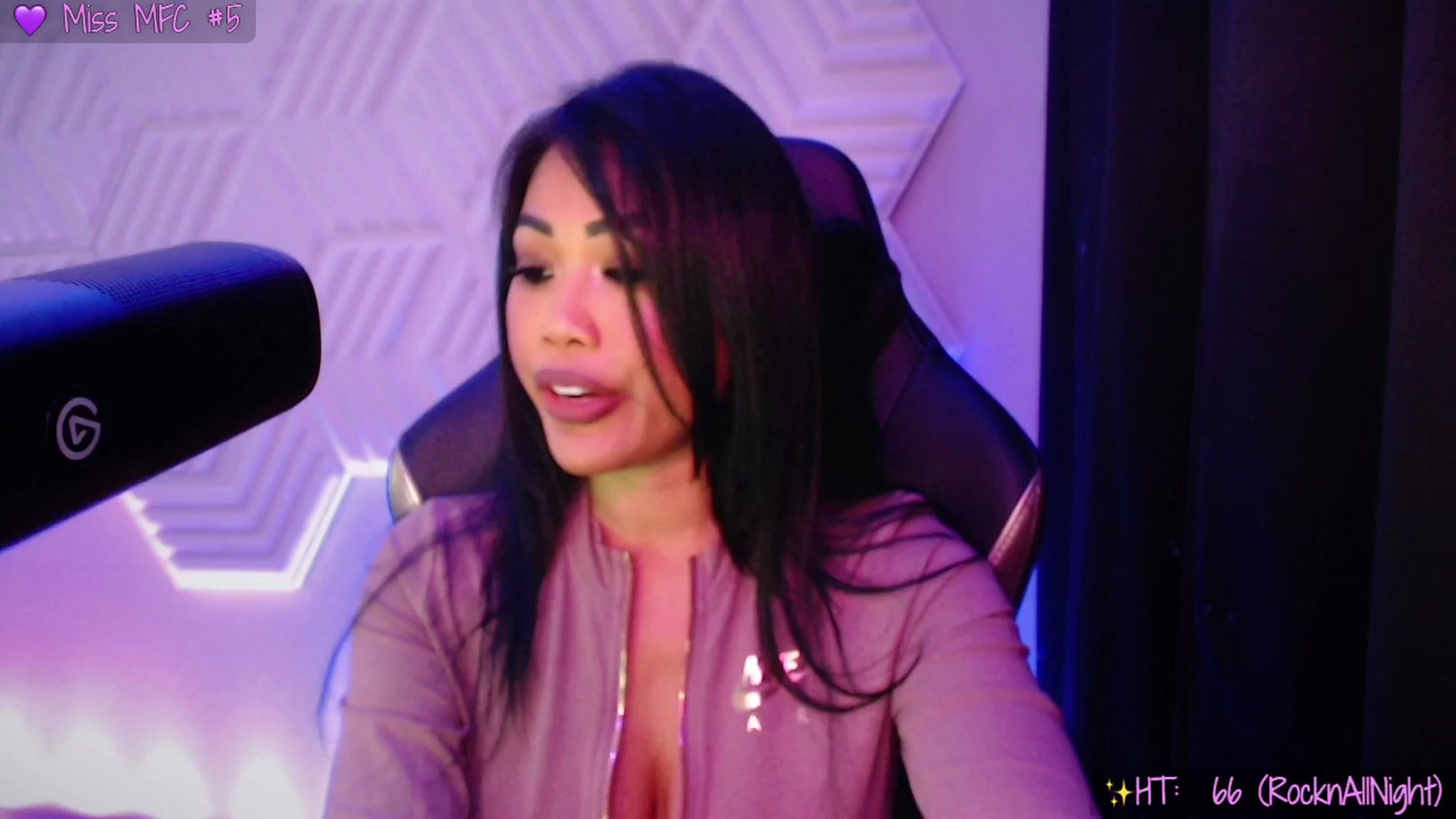 Gallery image thumbnail from SinCityVEE's myfreecams stream on, 09/29/2025, 04:51 image 13 of 20