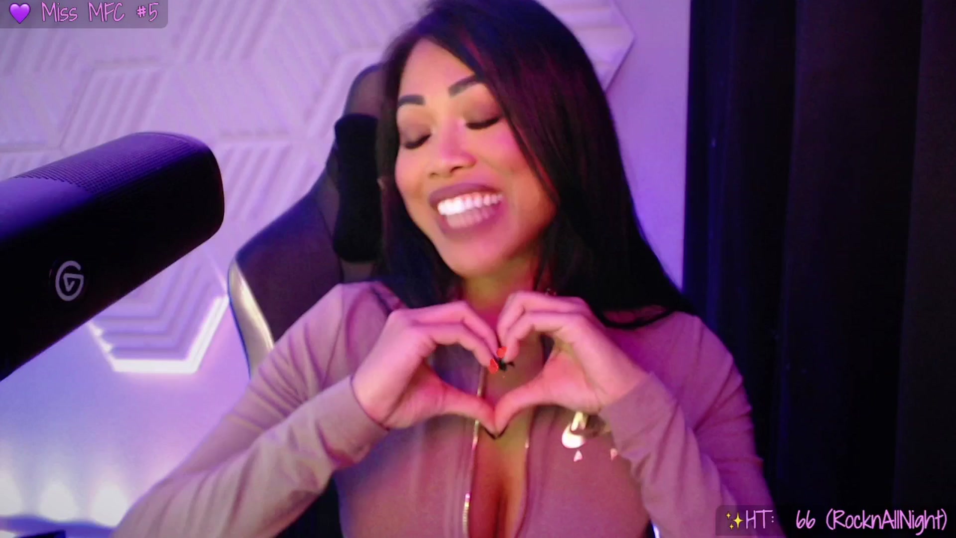 Gallery image thumbnail from SinCityVEE's myfreecams stream on, 09/29/2025, 04:51 image 7 of 20