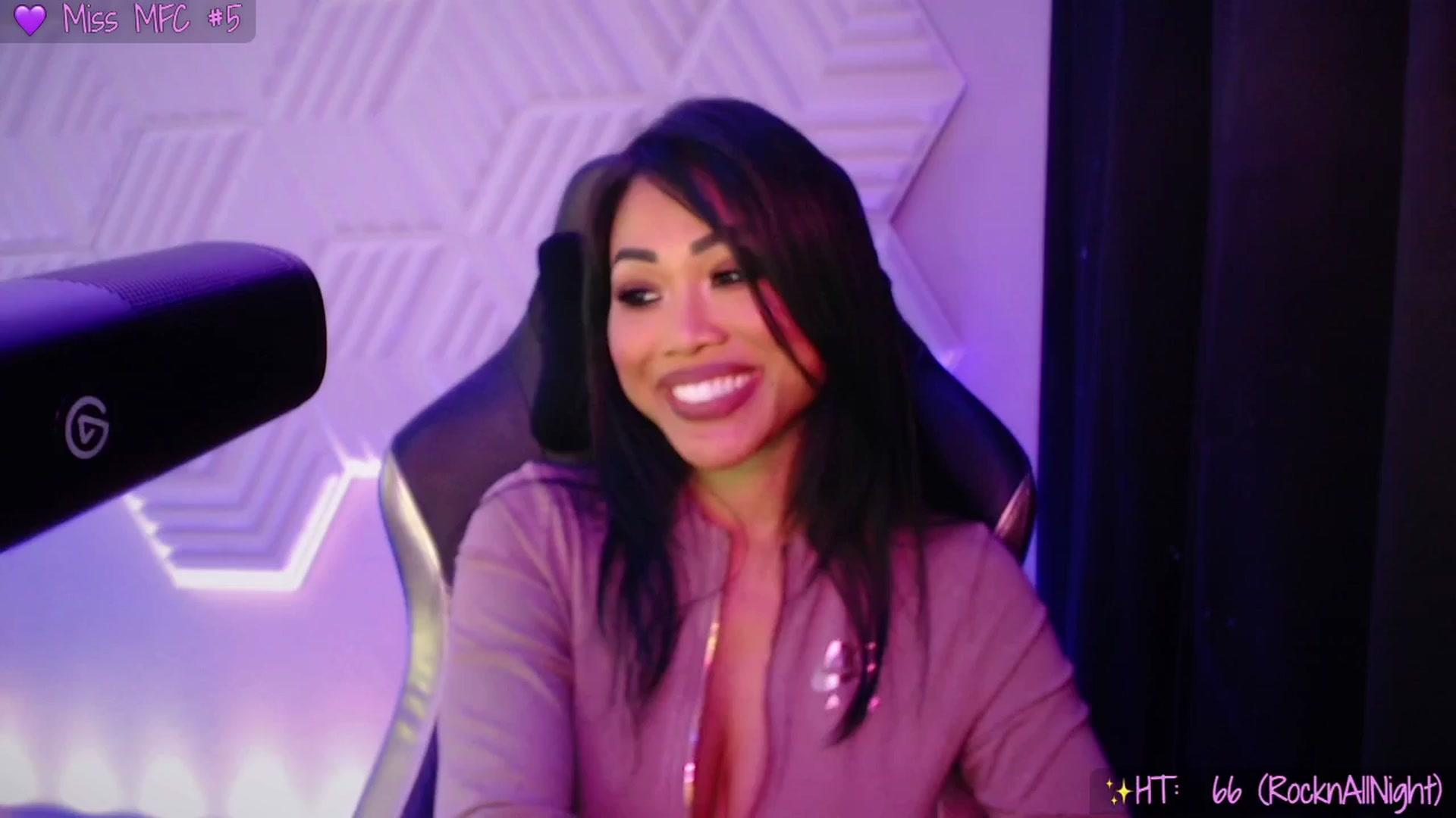 Gallery image thumbnail from SinCityVEE's myfreecams stream on, 09/29/2025, 04:51 image 12 of 20