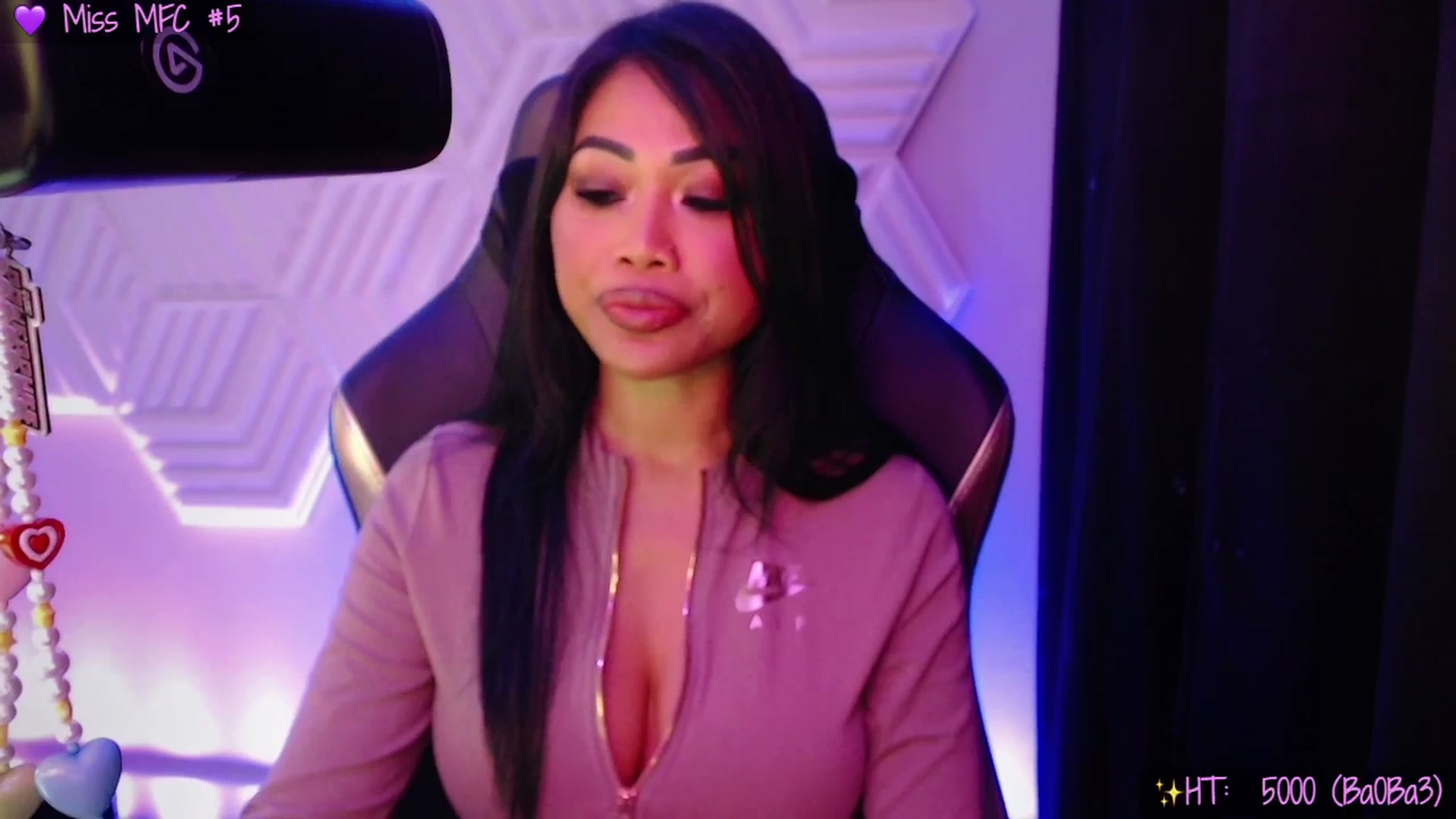 Gallery image thumbnail from SinCityVEE's myfreecams stream on, 09/29/2025, 08:11 image 3 of 20