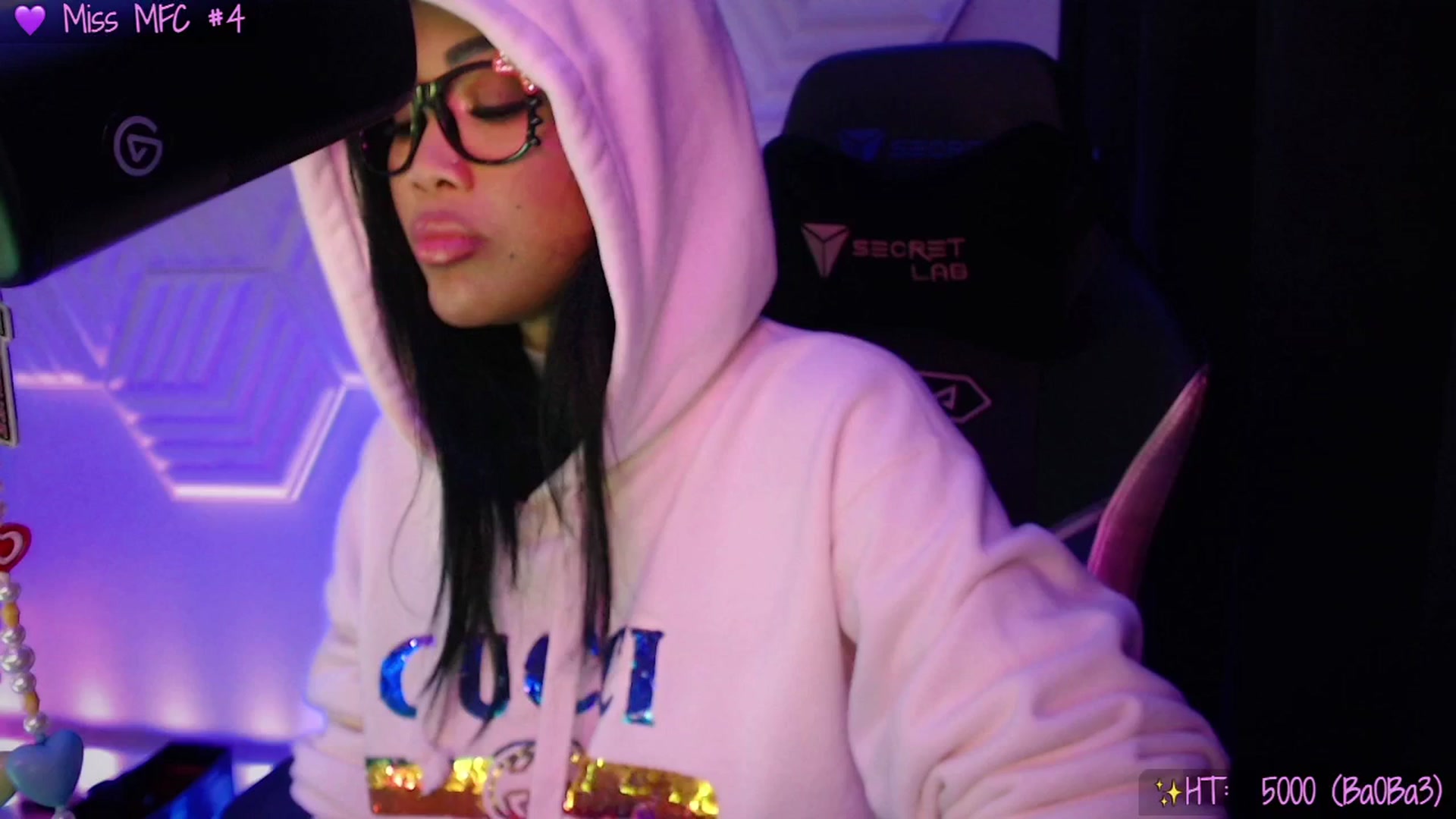 Gallery image thumbnail from SinCityVEE's myfreecams stream on, 09/29/2025, 12:04 image 3 of 20
