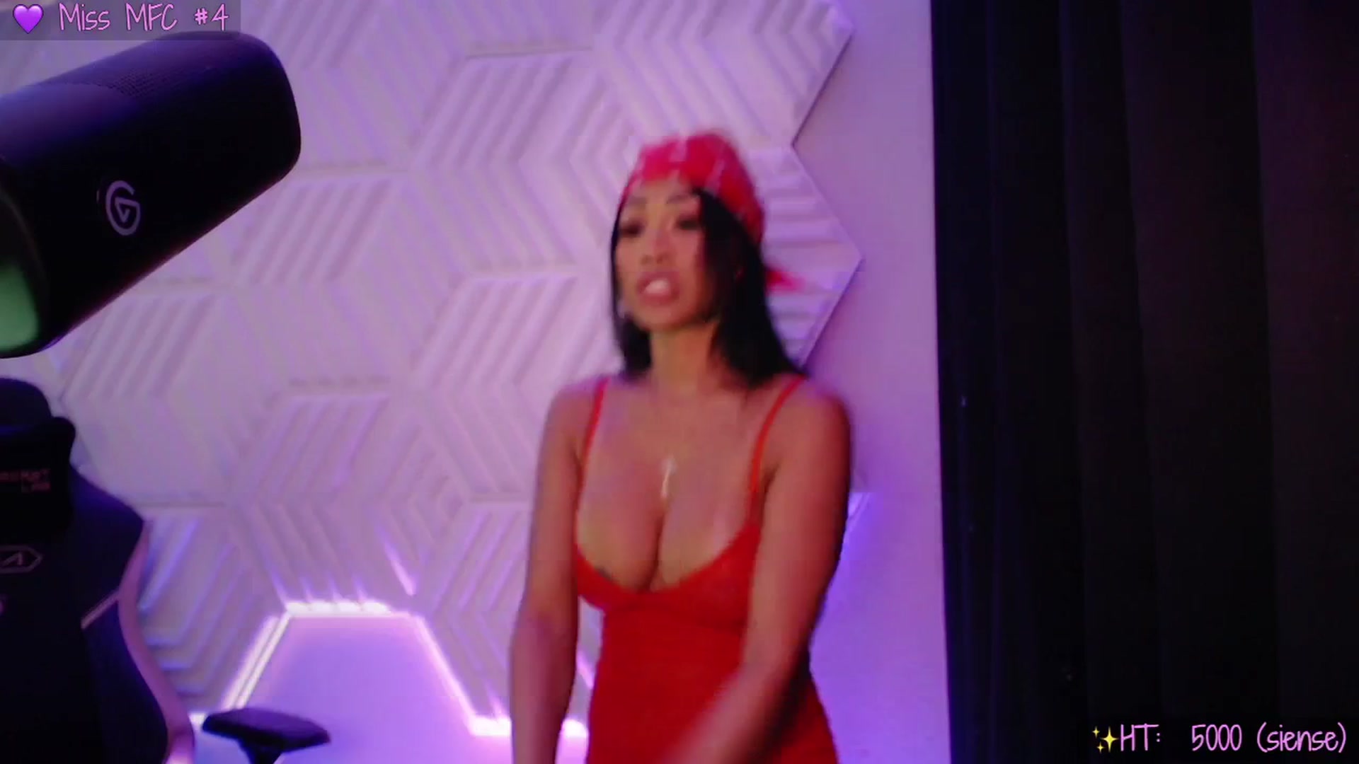 Gallery image thumbnail from SinCityVEE's myfreecams stream on, 09/30/2025, 10:26 image 13 of 20