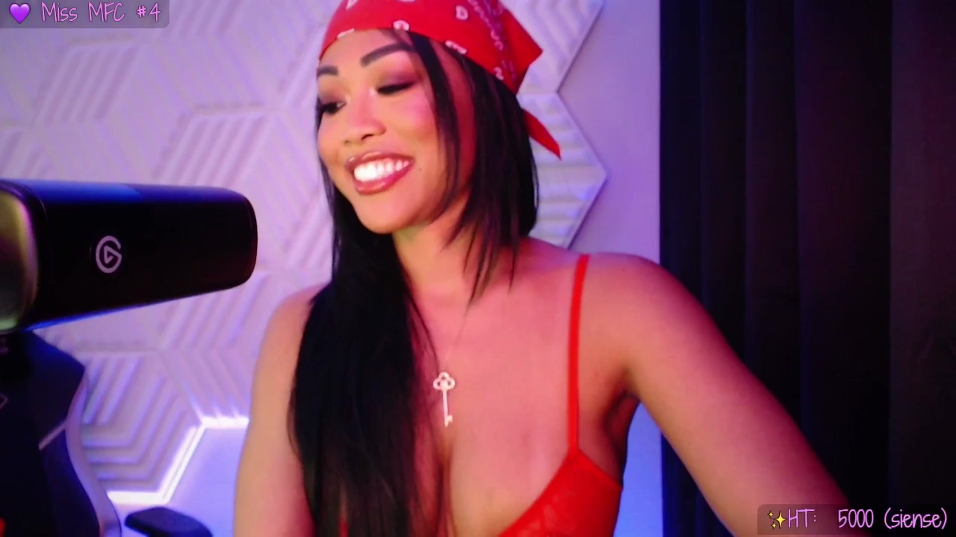 Gallery image thumbnail from SinCityVEE's myfreecams stream on, 09/30/2025, 10:26 image 8 of 20