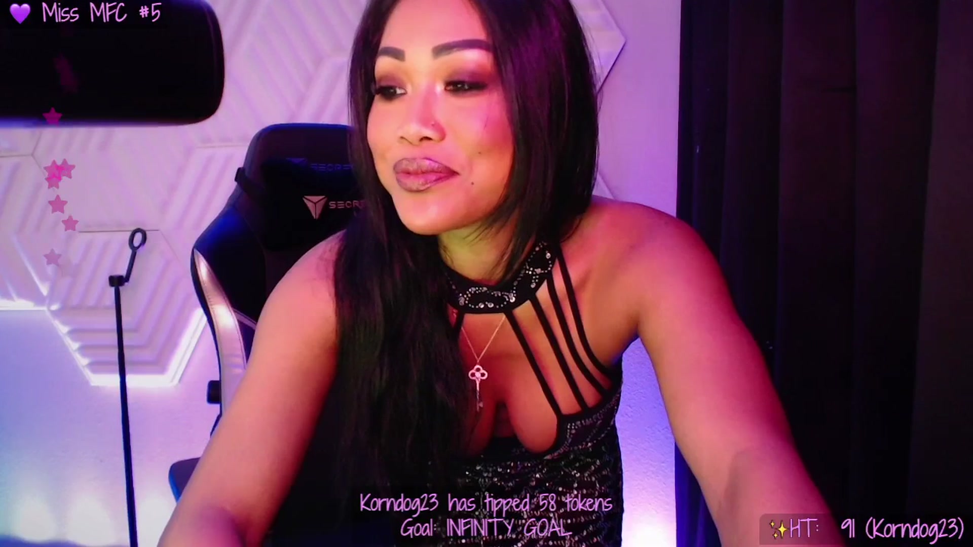 Gallery image thumbnail from SinCityVEE's myfreecams stream on, 10/01/2025, 08:09 image 2 of 20