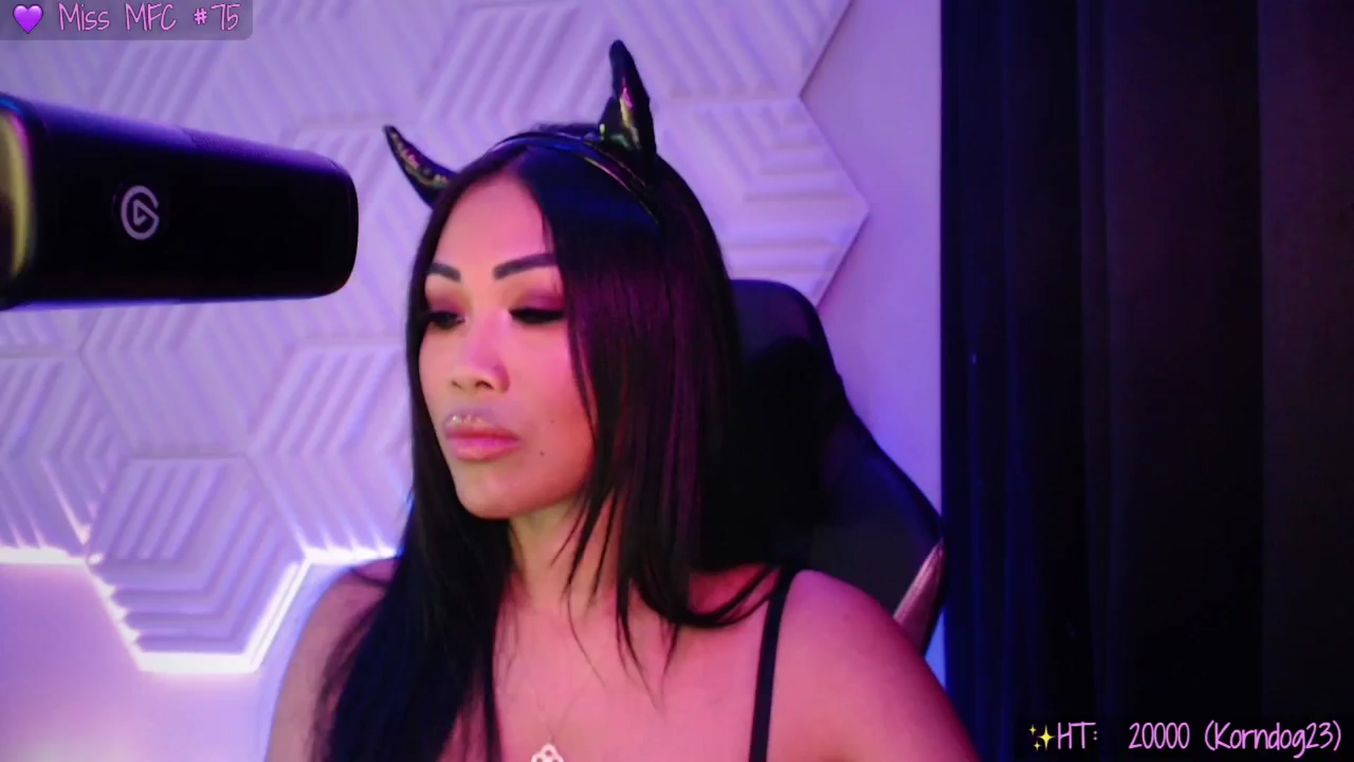 Gallery image thumbnail from SinCityVEE's myfreecams stream on, 10/04/2025, 09:40 image 18 of 20