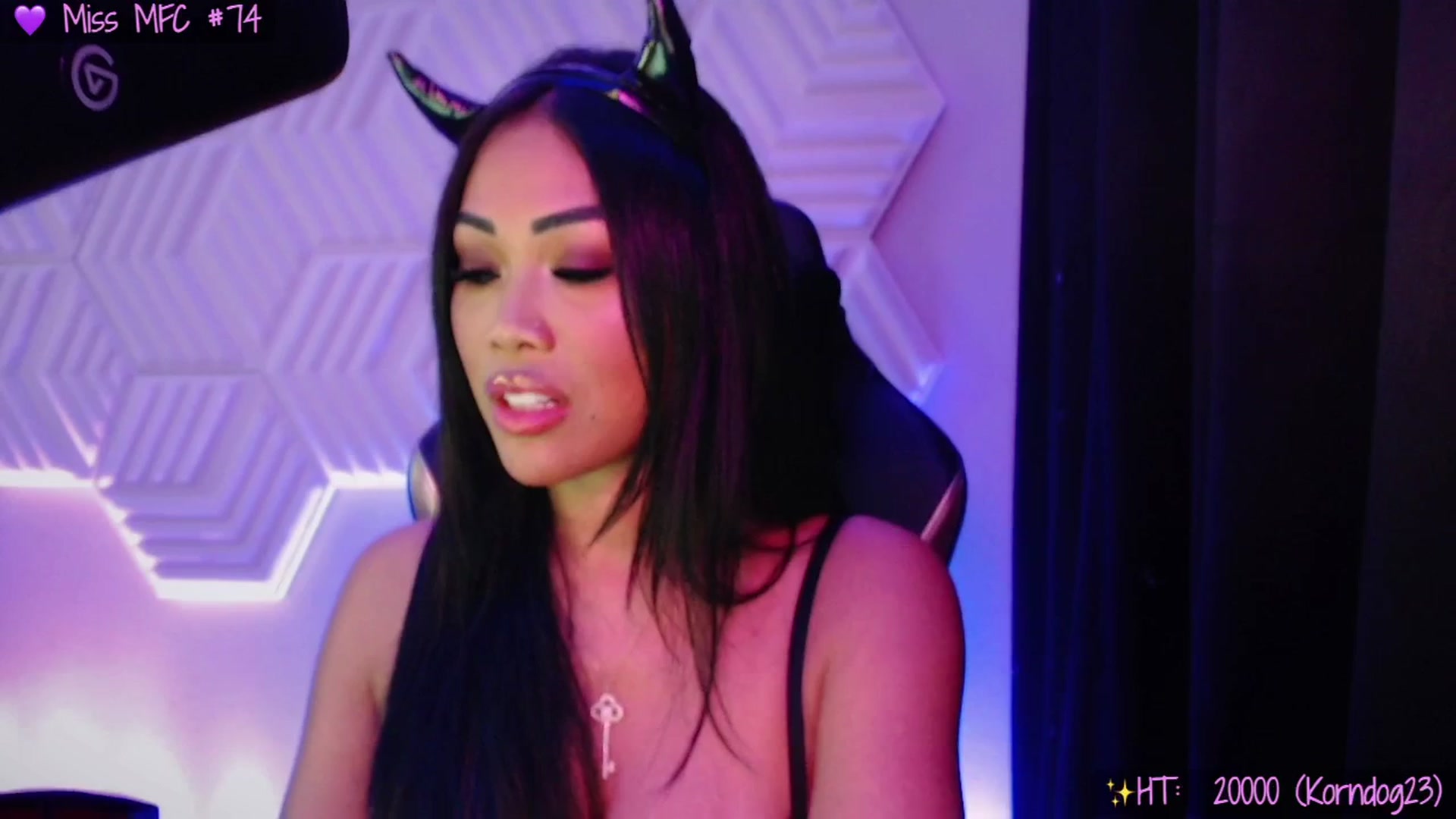 Gallery image thumbnail from SinCityVEE's myfreecams stream on, 10/04/2025, 09:40 image 19 of 20