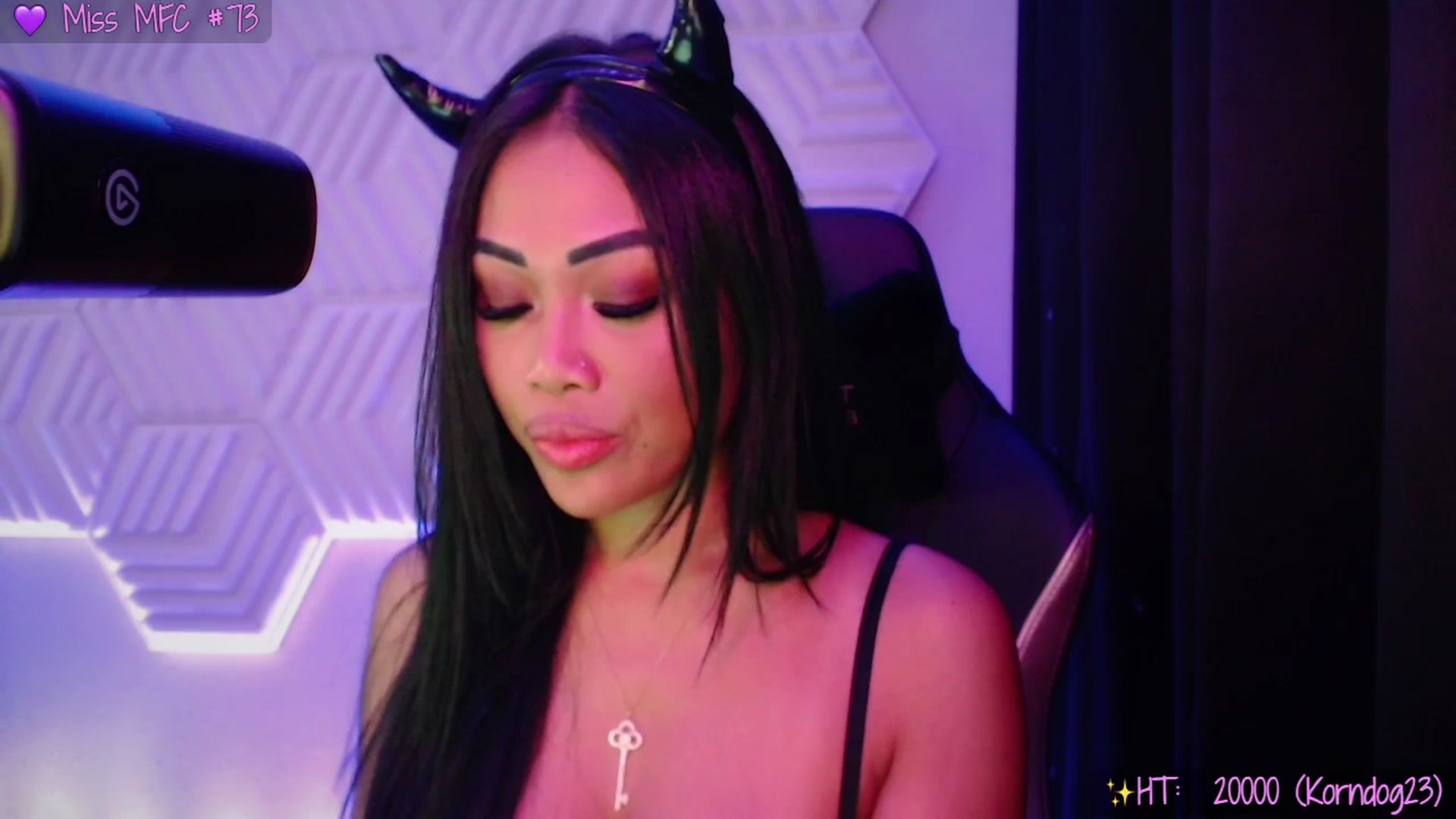 Gallery image thumbnail from SinCityVEE's myfreecams stream on, 10/04/2025, 10:44 image 10 of 20