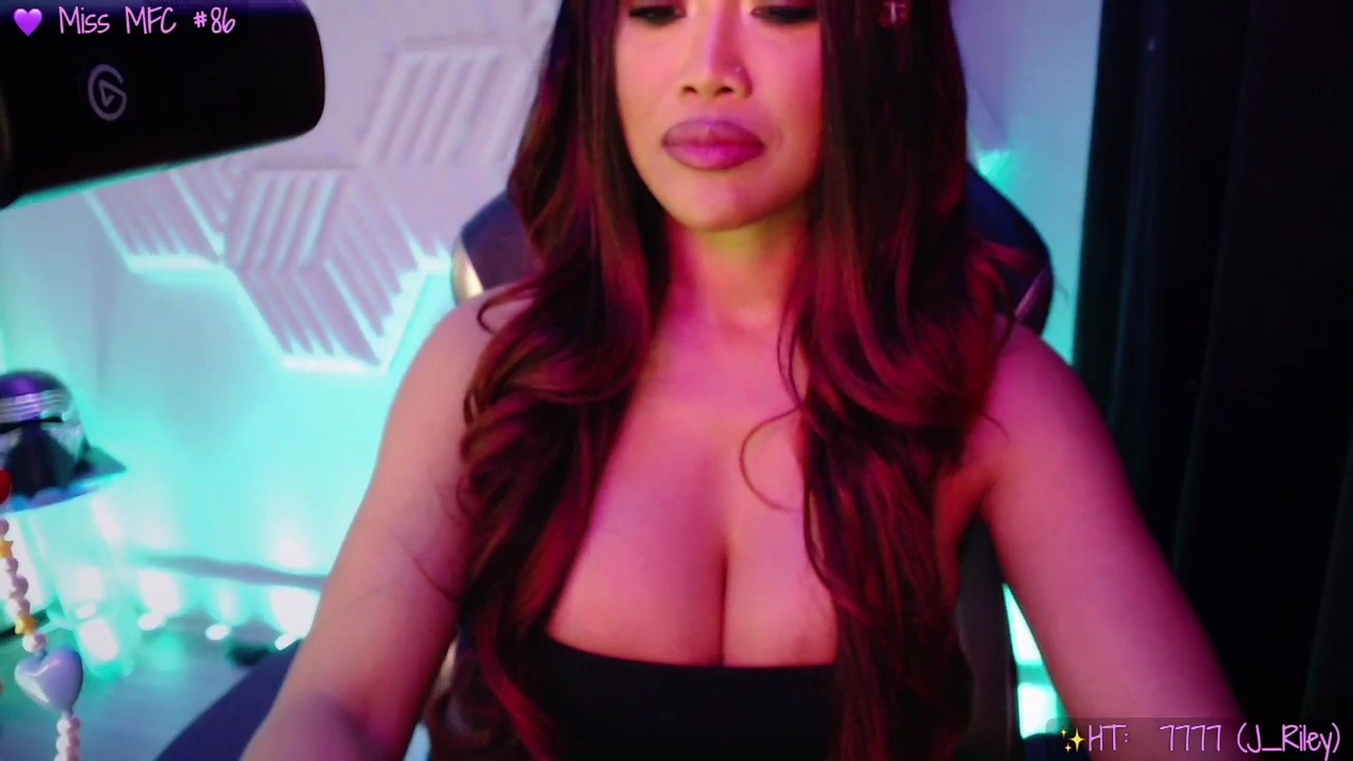 Gallery image thumbnail from SinCityVEE's myfreecams stream on, 10/27/2025, 06:07 image 6 of 20