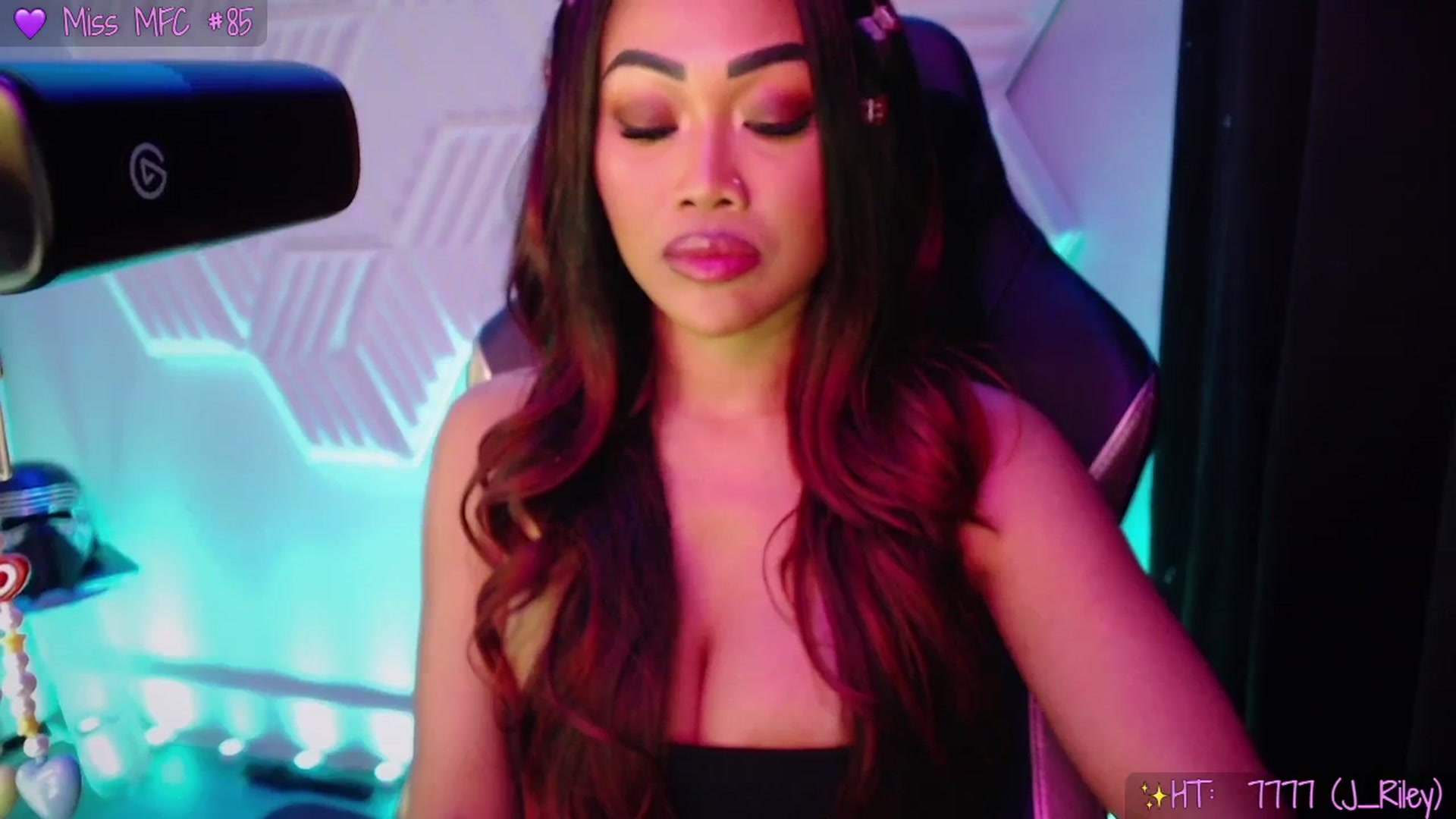 Gallery image thumbnail from SinCityVEE's myfreecams stream on, 10/27/2025, 06:07 image 15 of 20