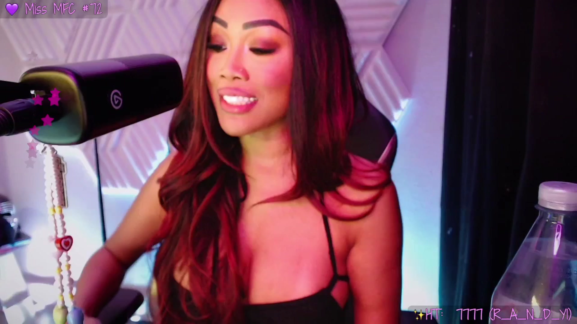 Gallery image thumbnail from SinCityVEE's myfreecams stream on, 10/31/2025, 07:20 image 16 of 20