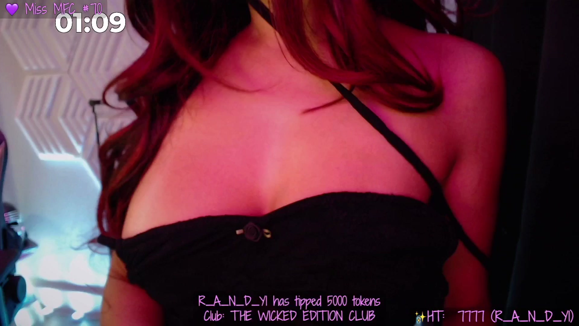 Gallery image thumbnail from SinCityVEE's myfreecams stream on, 10/31/2025, 09:02 image 4 of 20