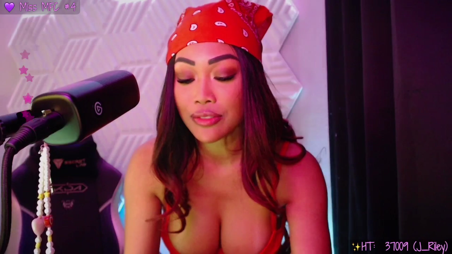 Gallery image thumbnail from SinCityVEE's myfreecams stream on, 11/02/2025, 09:22 image 19 of 20