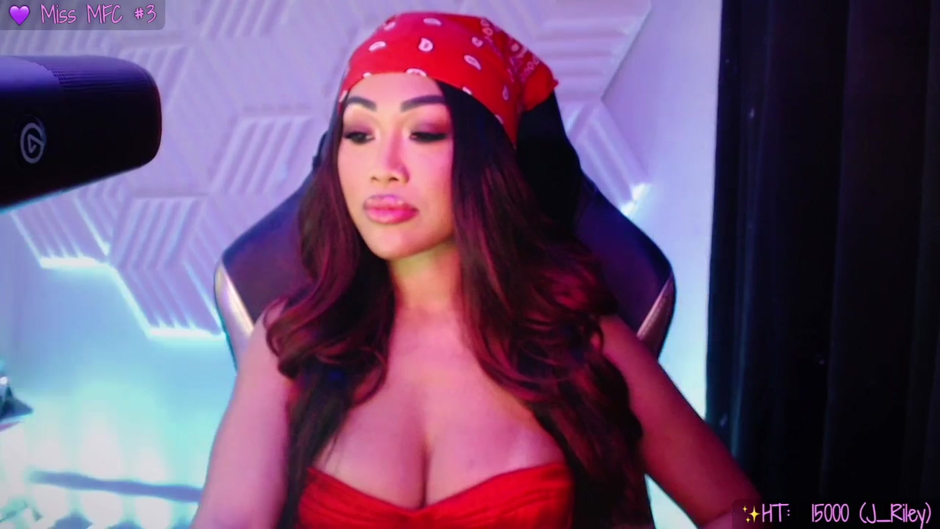 Gallery image thumbnail from SinCityVEE's myfreecams stream on, 11/07/2025, 08:21 image 12 of 20