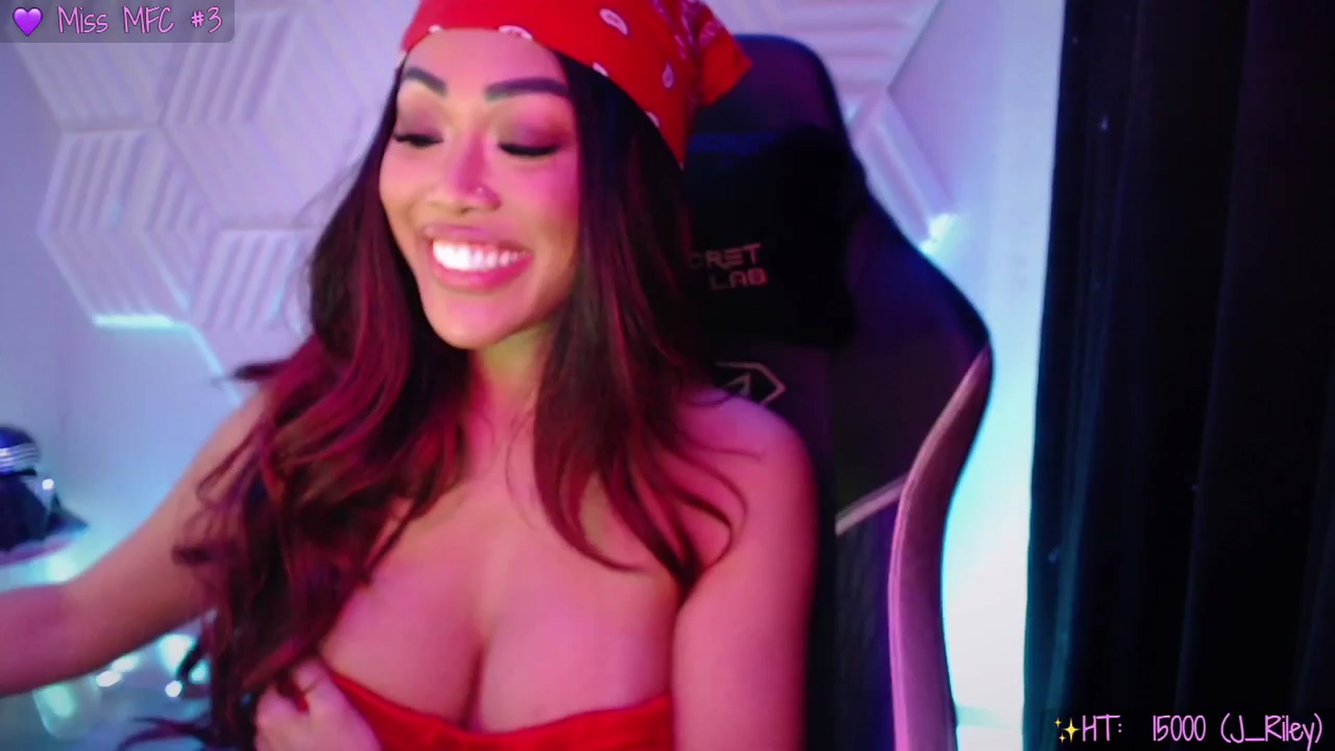 Gallery image thumbnail from SinCityVEE's myfreecams stream on, 11/07/2025, 09:17 image 7 of 20