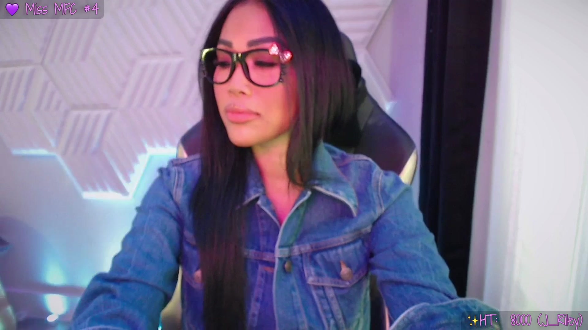 Gallery image thumbnail from SinCityVEE's myfreecams stream on, 11/16/2025, 20:12 image 12 of 20