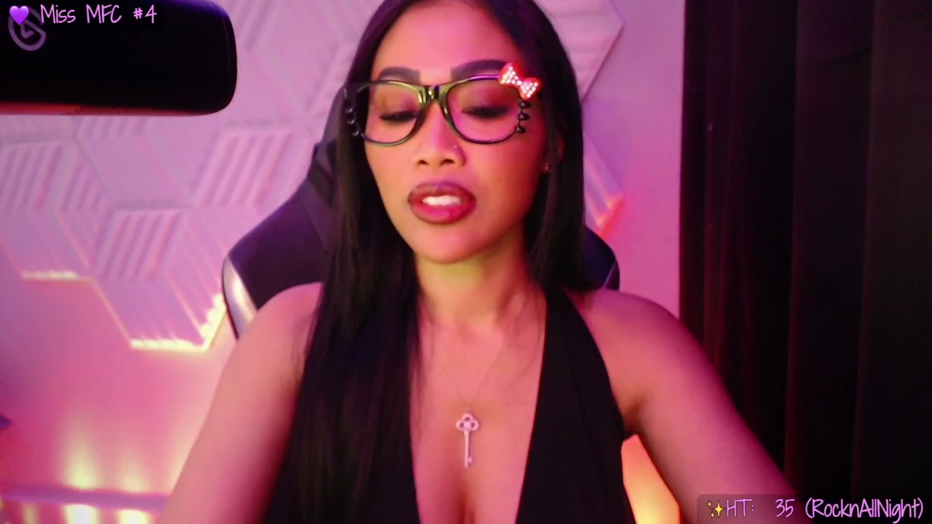 Gallery image thumbnail from SinCityVEE's myfreecams stream on, 11/17/2025, 08:29 image 16 of 20