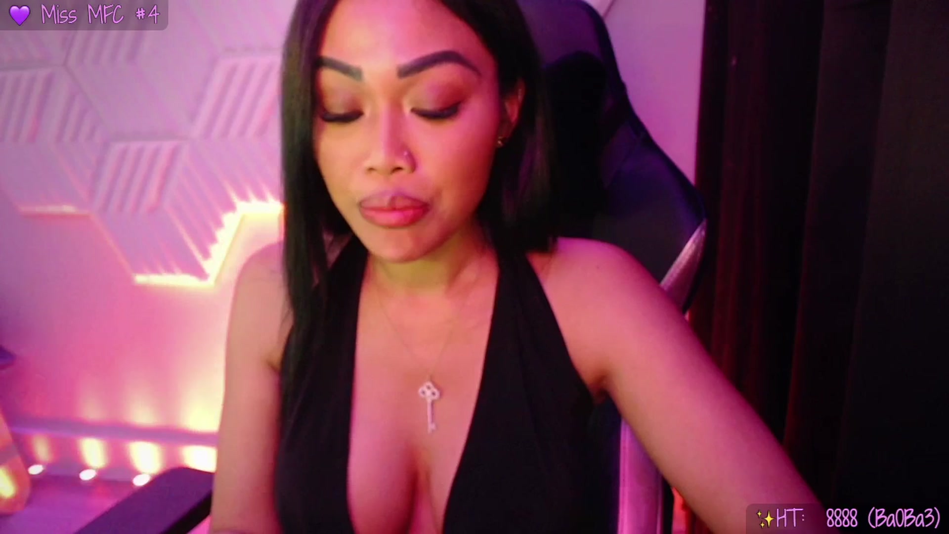 Gallery image thumbnail from SinCityVEE's myfreecams stream on, 11/17/2025, 12:46 image 12 of 20