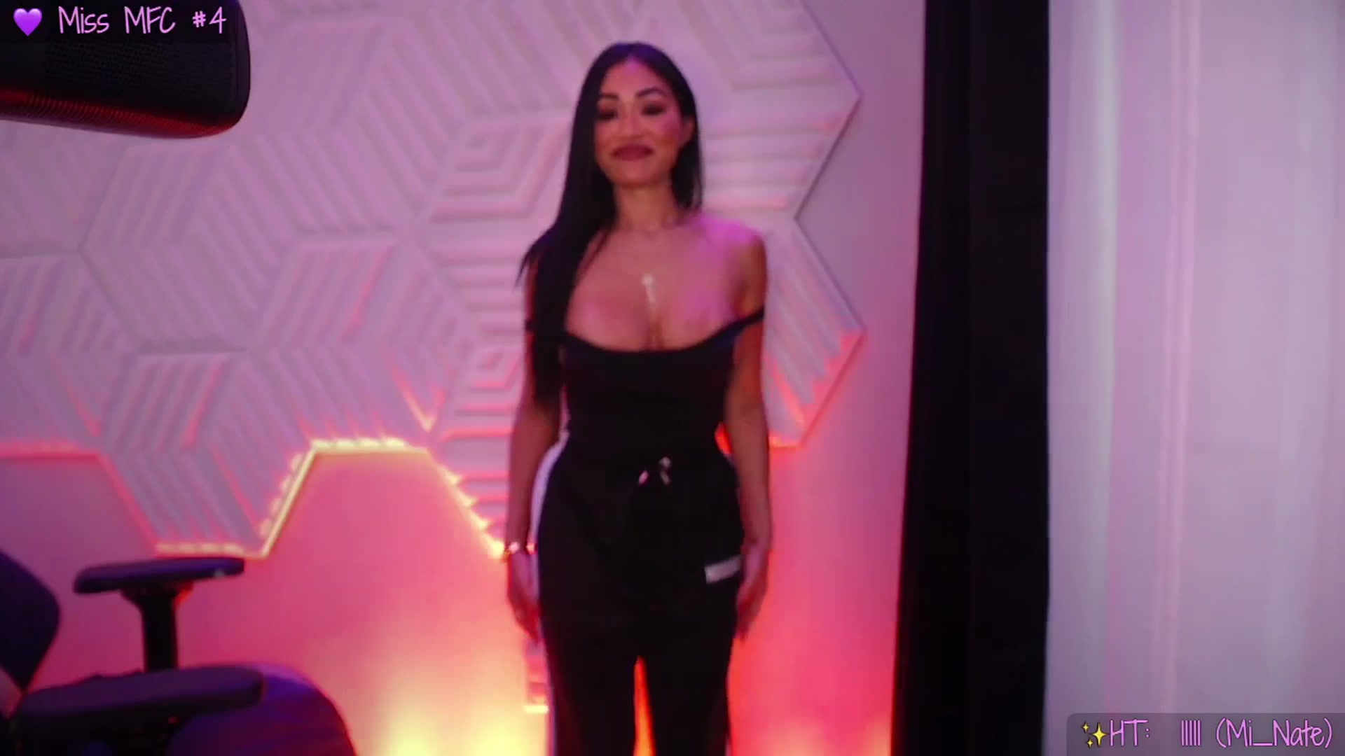 Gallery image thumbnail from SinCityVEE's myfreecams stream on, 11/17/2025, 17:51 image 17 of 20