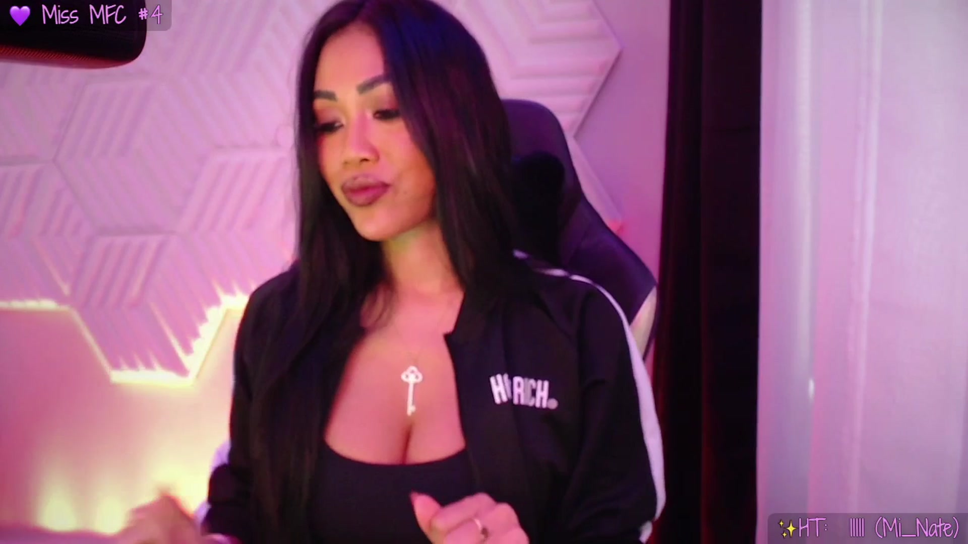 Gallery image thumbnail from SinCityVEE's myfreecams stream on, 11/17/2025, 17:51 image 6 of 20