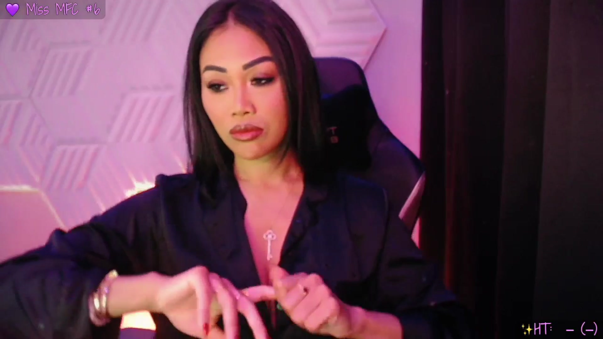 Gallery image thumbnail from SinCityVEE's myfreecams stream on, 11/21/2025, 08:26 image 7 of 20