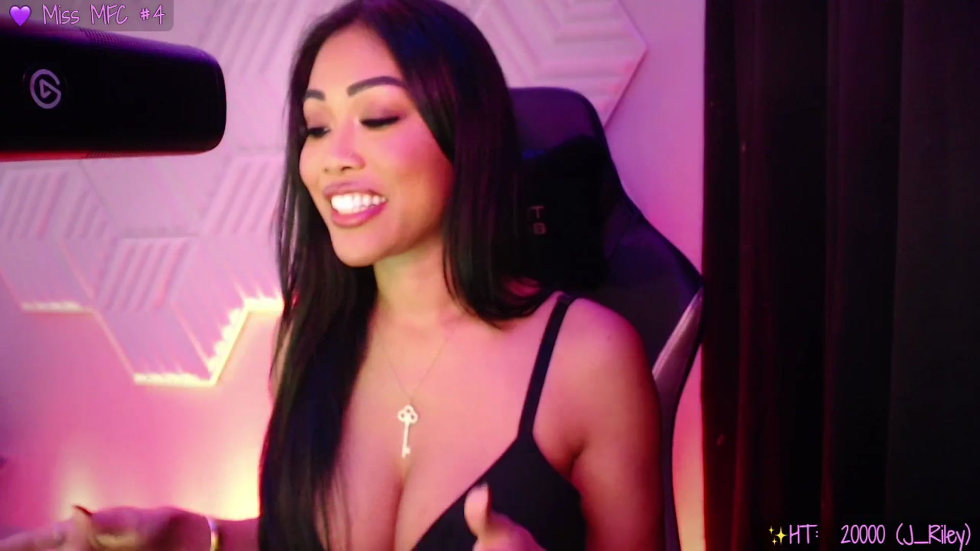 Gallery image thumbnail from SinCityVEE's myfreecams stream on, 11/21/2025, 10:58 image 19 of 20