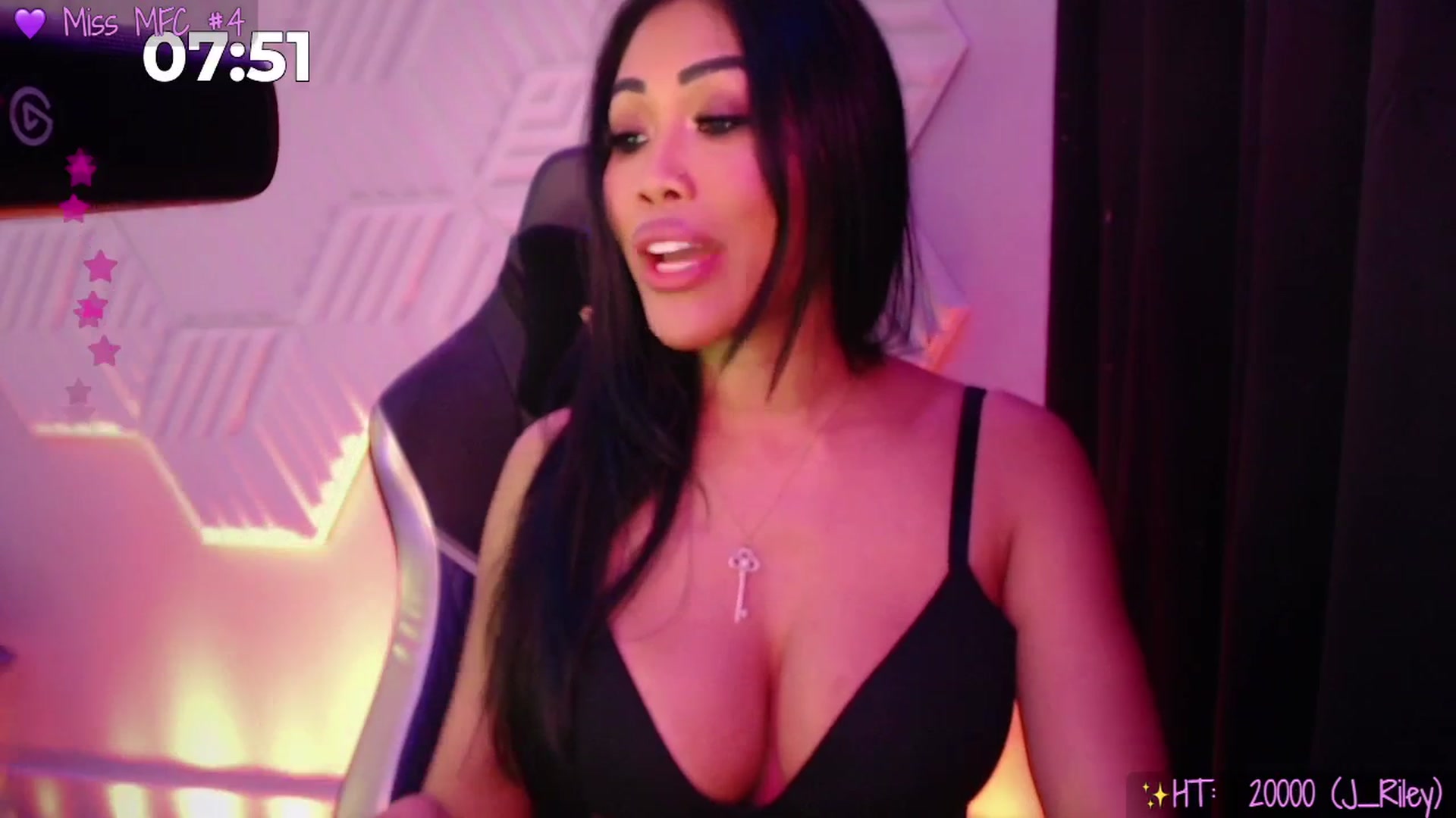 Gallery image thumbnail from SinCityVEE's myfreecams stream on, 11/21/2025, 12:59 image 16 of 20