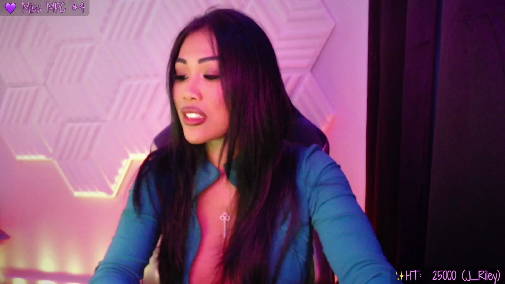 Gallery image thumbnail from SinCityVEE's myfreecams stream on, 11/21/2025, 18:53 image 17 of 20
