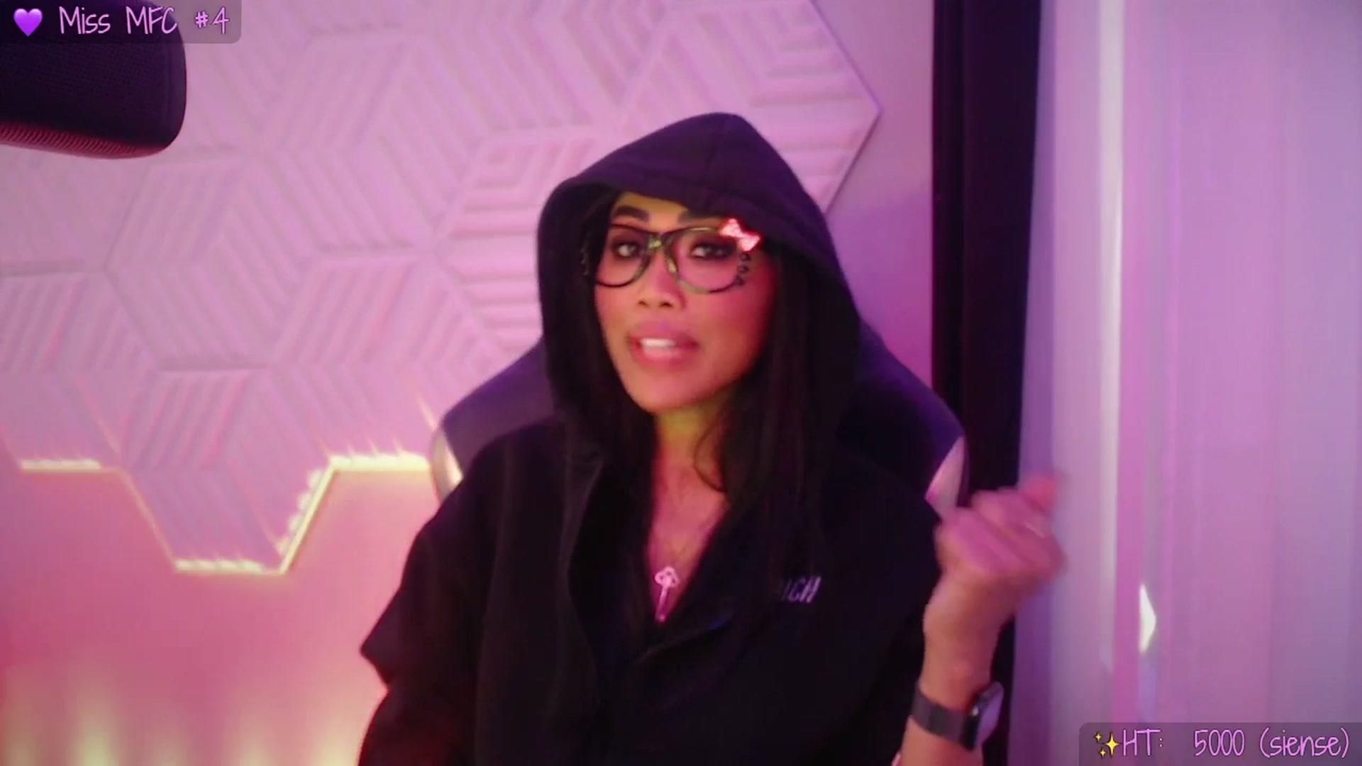 Gallery image thumbnail from SinCityVEE's myfreecams stream on, 11/22/2025, 17:45 image 6 of 20