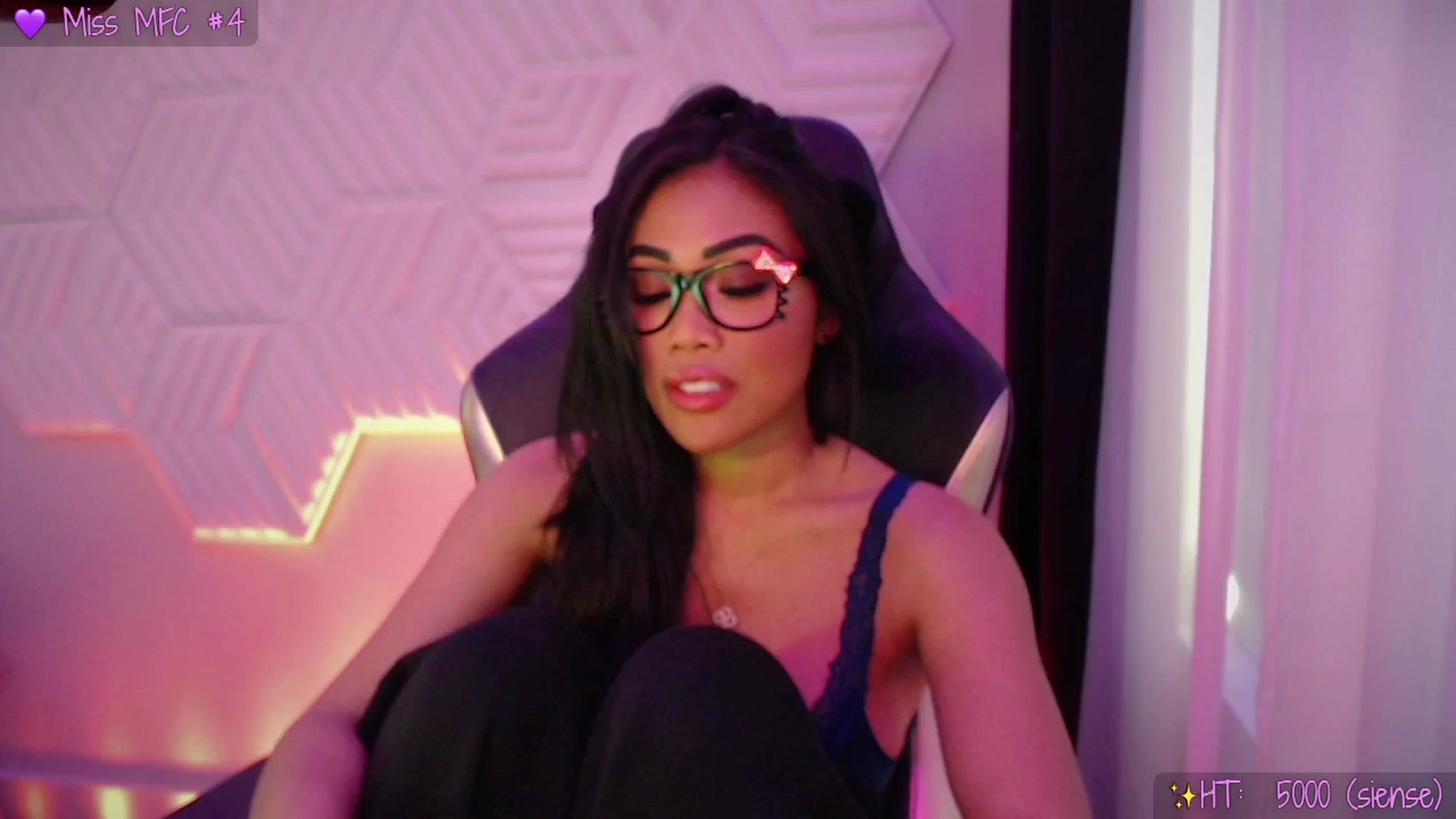 Gallery image thumbnail from SinCityVEE's myfreecams stream on, 11/22/2025, 17:45 image 13 of 20