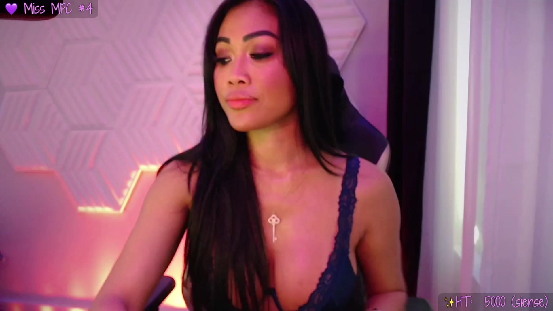 Gallery image thumbnail from SinCityVEE's myfreecams stream on, 11/22/2025, 17:45 image 16 of 20